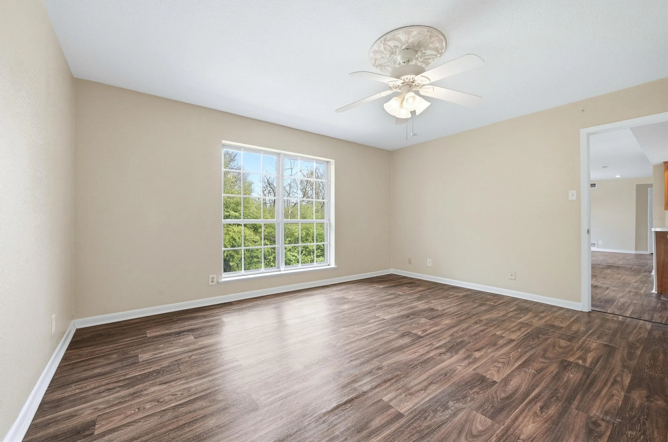 Duplex For Sale in Grayson County , 421 & 423 N Carl Street, Sherman, Texas 75092, 4 Bedroom, 4 Bathroom, 2 Garage spaces, 2,529 Sqft, built in 1960, mls#21211900, Real Estate Agent in Sherman, Homes For Sale in Grayson county, Homes For Sale in Sherman, Realtor in Sherman Texas, Real Estate Brokerage Independent Realty Texas, Luminita Cordes Realtor