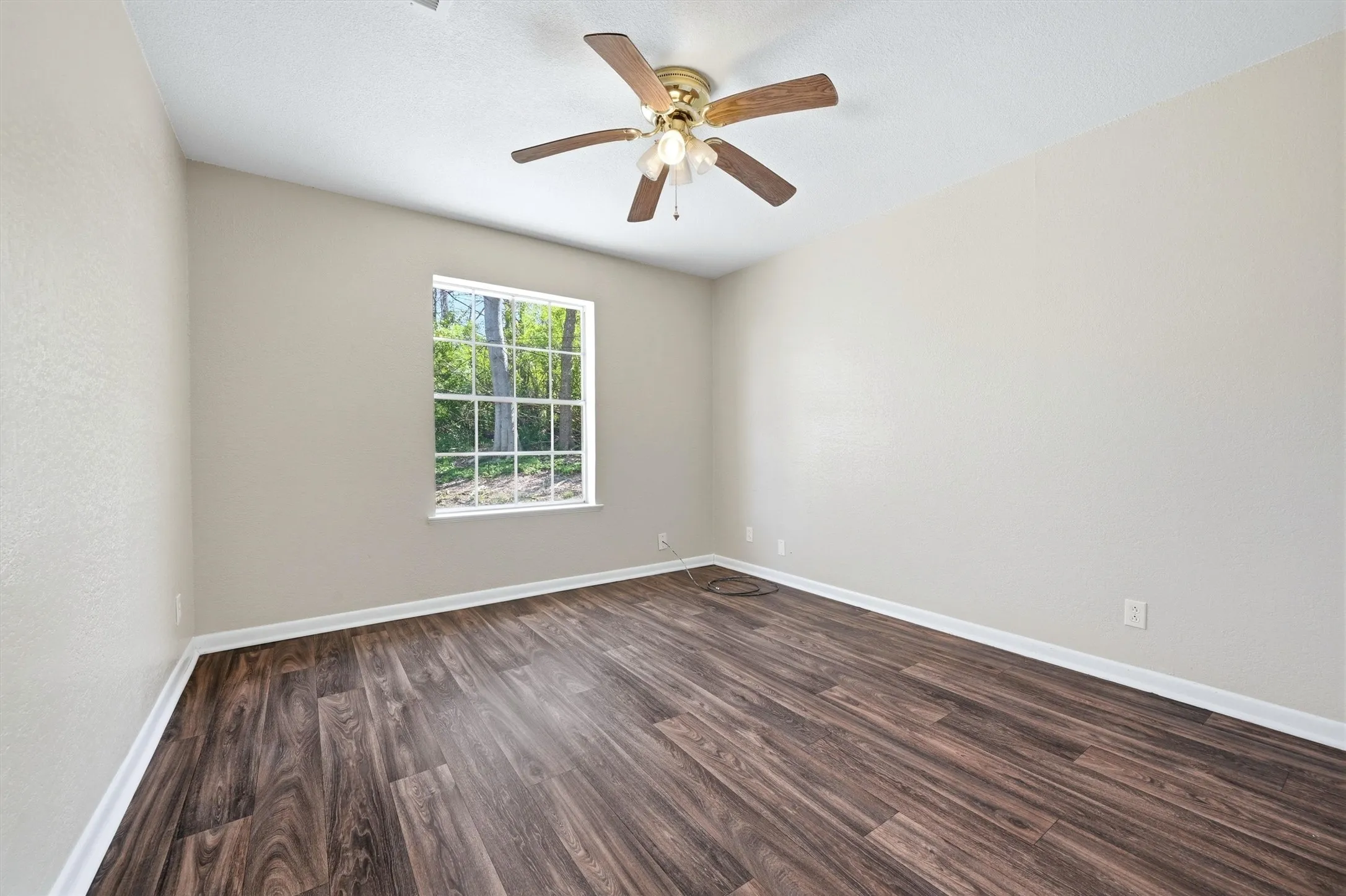 Duplex For Sale in Grayson County , 421 & 423 N Carl Street, Sherman, Texas 75092, 4 Bedroom, 4 Bathroom, 2 Garage spaces, 2,529 Sqft, built in 1960, mls#21211900, Real Estate Agent in Sherman, Homes For Sale in Grayson county, Homes For Sale in Sherman, Realtor in Sherman Texas, Real Estate Brokerage Independent Realty Texas, Luminita Cordes Realtor