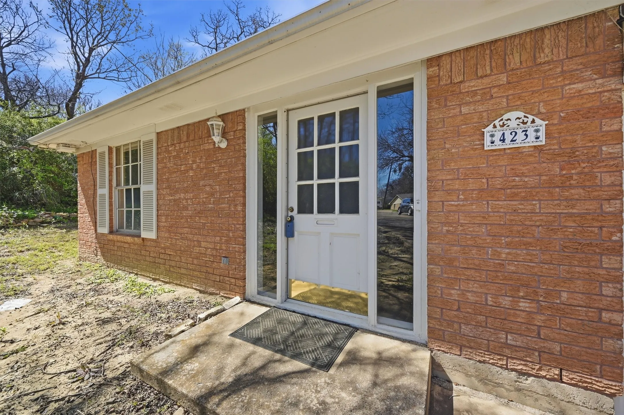Duplex For Sale in Grayson County , 421 & 423 N Carl Street, Sherman, Texas 75092, 4 Bedroom, 4 Bathroom, 2 Garage spaces, 2,529 Sqft, built in 1960, mls#21211900, Real Estate Agent in Sherman, Homes For Sale in Grayson county, Homes For Sale in Sherman, Realtor in Sherman Texas, Real Estate Brokerage Independent Realty Texas, Luminita Cordes Realtor