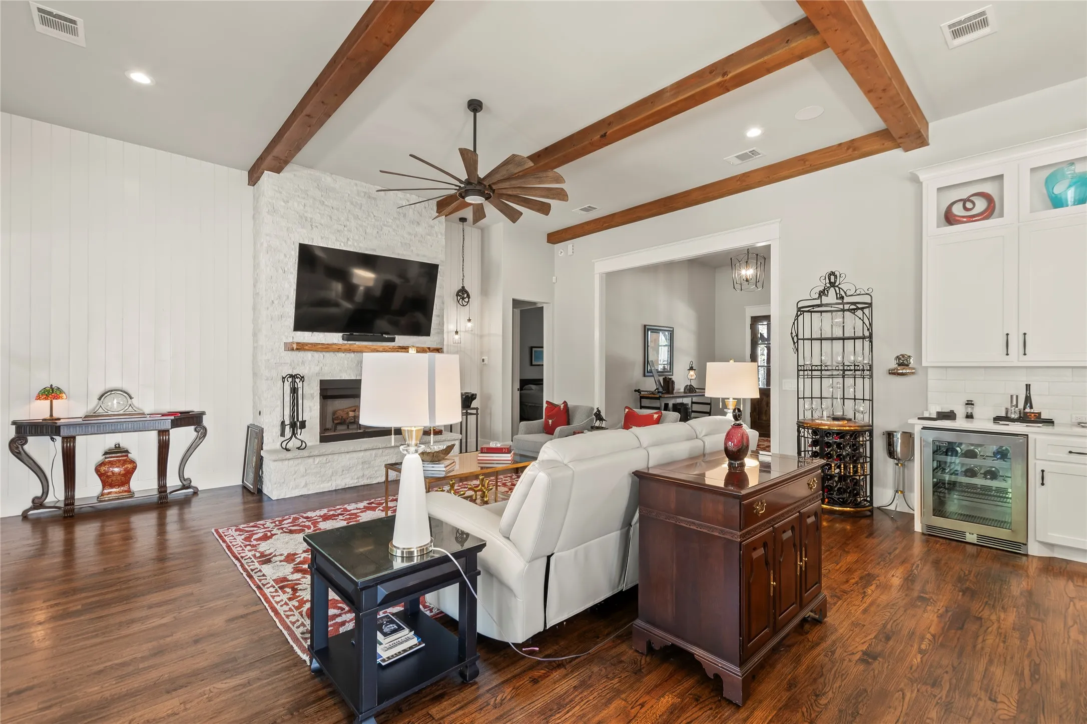 Single Family Residence For Sale in Henderson County , 148 Hilton Head Island Drive, Mabank, Texas 75156, 4 Bedroom, 3 Bathroom, 3 Garage spaces, 3,143 Sqft, built in 2022, Preowned, mls#21207064, Real Estate Agent in Mabank, Homes For Sale in Henderson county, Homes For Sale in Mabank, Realtor in Mabank Texas, Real Estate Brokerage Independent Realty Texas, Luminita Cordes Realtor
