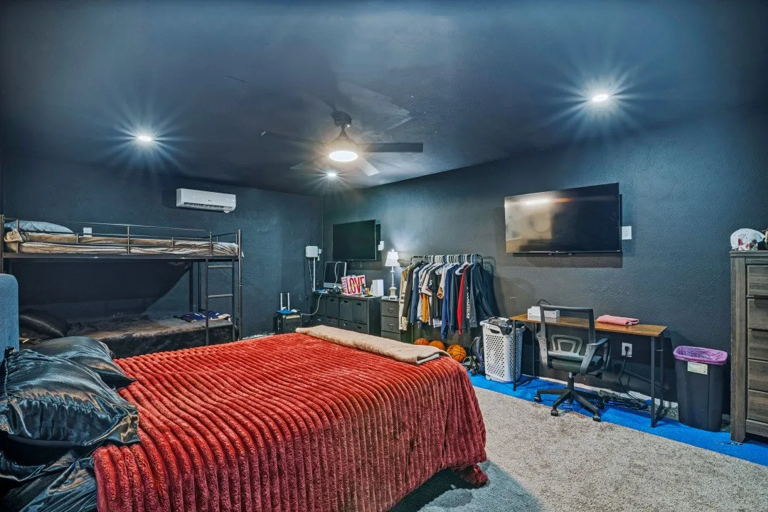 Single Family Residence For Sale in Dallas County , 5301 Oceanport Drive, Garland, Texas 75043, 4 Bedroom, 3 Bathroom, Garage spaces, 2,245 Sqft, built in 1984, mls#21211336, Real Estate Agent in Garland, Homes For Sale in Dallas county, Homes For Sale in Garland, Realtor in Garland Texas, Real Estate Brokerage Independent Realty Texas, Luminita Cordes Realtor