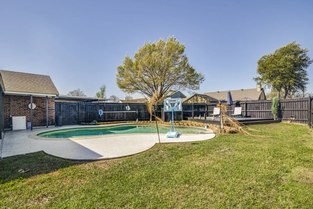 Single Family Residence For Sale in Dallas County , 5301 Oceanport Drive, Garland, Texas 75043, 4 Bedroom, 3 Bathroom, Garage spaces, 2,245 Sqft, built in 1984, mls#21211336, Real Estate Agent in Garland, Homes For Sale in Dallas county, Homes For Sale in Garland, Realtor in Garland Texas, Real Estate Brokerage Independent Realty Texas, Luminita Cordes Realtor