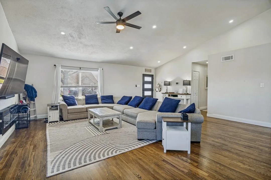 Single Family Residence For Sale in Dallas County , 5301 Oceanport Drive, Garland, Texas 75043, 4 Bedroom, 3 Bathroom, Garage spaces, 2,245 Sqft, built in 1984, mls#21211336, Real Estate Agent in Garland, Homes For Sale in Dallas county, Homes For Sale in Garland, Realtor in Garland Texas, Real Estate Brokerage Independent Realty Texas, Luminita Cordes Realtor