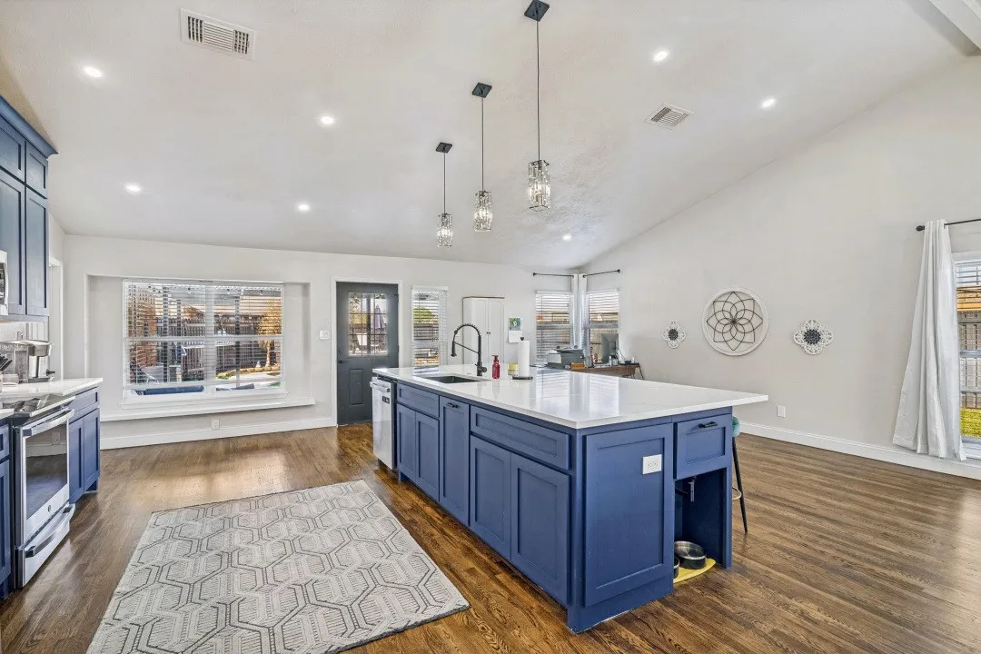 Single Family Residence For Sale in Dallas County , 5301 Oceanport Drive, Garland, Texas 75043, 4 Bedroom, 3 Bathroom, Garage spaces, 2,245 Sqft, built in 1984, mls#21211336, Real Estate Agent in Garland, Homes For Sale in Dallas county, Homes For Sale in Garland, Realtor in Garland Texas, Real Estate Brokerage Independent Realty Texas, Luminita Cordes Realtor