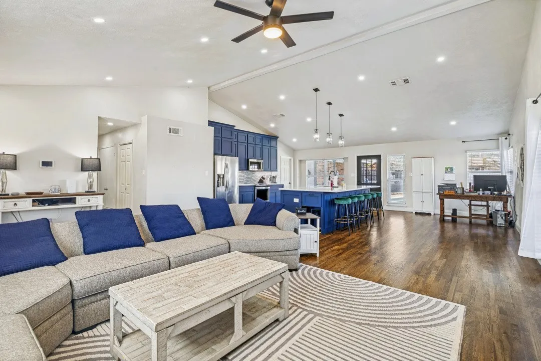 Single Family Residence For Sale in Dallas County , 5301 Oceanport Drive, Garland, Texas 75043, 4 Bedroom, 3 Bathroom, Garage spaces, 2,245 Sqft, built in 1984, mls#21211336, Real Estate Agent in Garland, Homes For Sale in Dallas county, Homes For Sale in Garland, Realtor in Garland Texas, Real Estate Brokerage Independent Realty Texas, Luminita Cordes Realtor