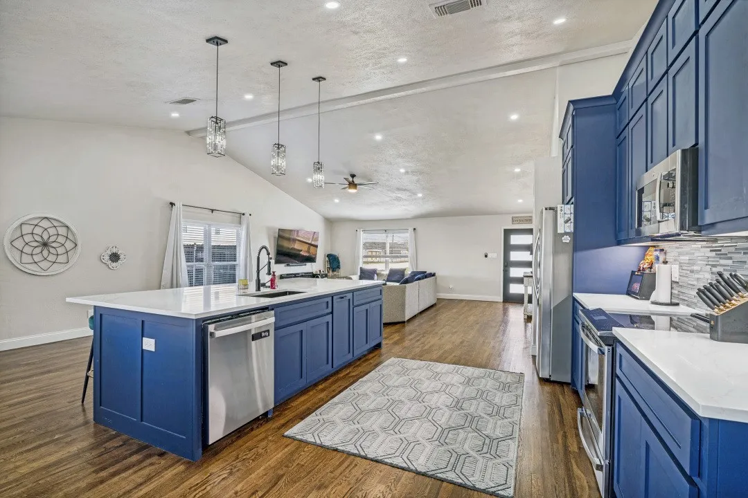 Single Family Residence For Sale in Dallas County , 5301 Oceanport Drive, Garland, Texas 75043, 4 Bedroom, 3 Bathroom, Garage spaces, 2,245 Sqft, built in 1984, mls#21211336, Real Estate Agent in Garland, Homes For Sale in Dallas county, Homes For Sale in Garland, Realtor in Garland Texas, Real Estate Brokerage Independent Realty Texas, Luminita Cordes Realtor