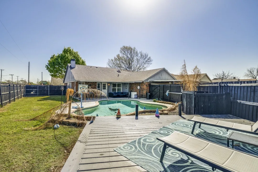 Single Family Residence For Sale in Dallas County , 5301 Oceanport Drive, Garland, Texas 75043, 4 Bedroom, 3 Bathroom, Garage spaces, 2,245 Sqft, built in 1984, mls#21211336, Real Estate Agent in Garland, Homes For Sale in Dallas county, Homes For Sale in Garland, Realtor in Garland Texas, Real Estate Brokerage Independent Realty Texas, Luminita Cordes Realtor