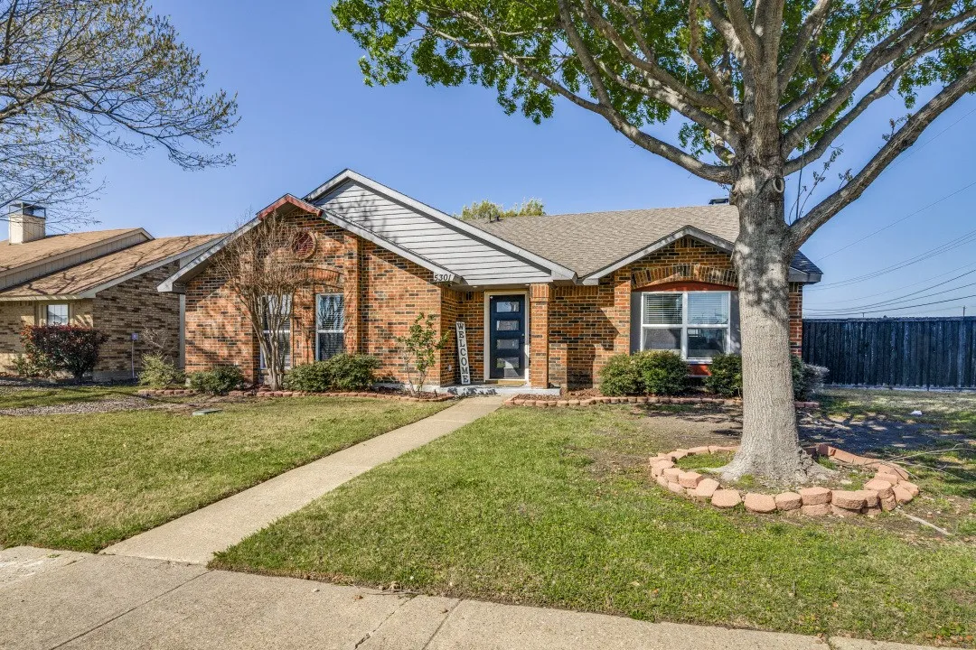 Single Family Residence For Sale in Dallas County , 5301 Oceanport Drive, Garland, Texas 75043, 4 Bedroom, 3 Bathroom, Garage spaces, 2,245 Sqft, built in 1984, mls#21211336, Real Estate Agent in Garland, Homes For Sale in Dallas county, Homes For Sale in Garland, Realtor in Garland Texas, Real Estate Brokerage Independent Realty Texas, Luminita Cordes Realtor