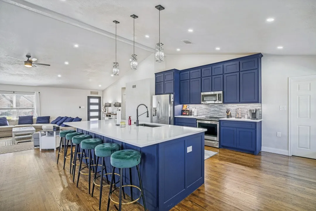 Single Family Residence For Sale in Dallas County , 5301 Oceanport Drive, Garland, Texas 75043, 4 Bedroom, 3 Bathroom, Garage spaces, 2,245 Sqft, built in 1984, mls#21211336, Real Estate Agent in Garland, Homes For Sale in Dallas county, Homes For Sale in Garland, Realtor in Garland Texas, Real Estate Brokerage Independent Realty Texas, Luminita Cordes Realtor