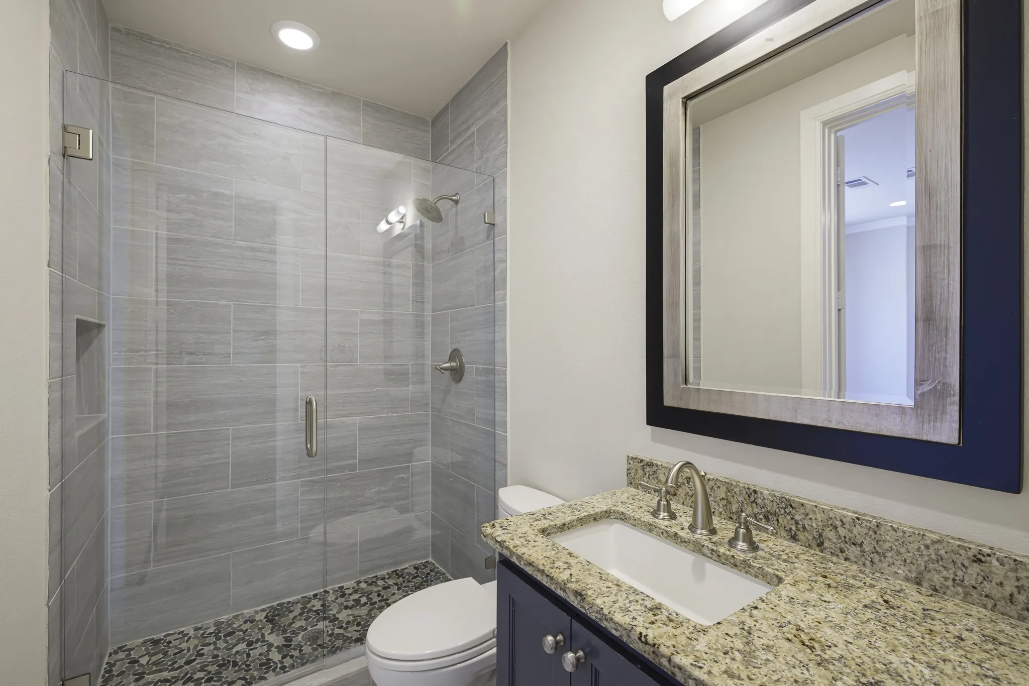 Single Family Residence For Sale in Tarrant County , 7001 Oakmont Terrace, Fort Worth, Texas 76132, 6 Bedroom, 5 Bathroom, 4 Garage spaces, 6,150 Sqft, built in 2013, Preowned, mls#21187745, Real Estate Agent in Fort Worth, Homes For Sale in Tarrant county, Homes For Sale in Fort Worth, Realtor in Fort Worth Texas, Real Estate Brokerage Independent Realty Texas, Luminita Cordes Realtor