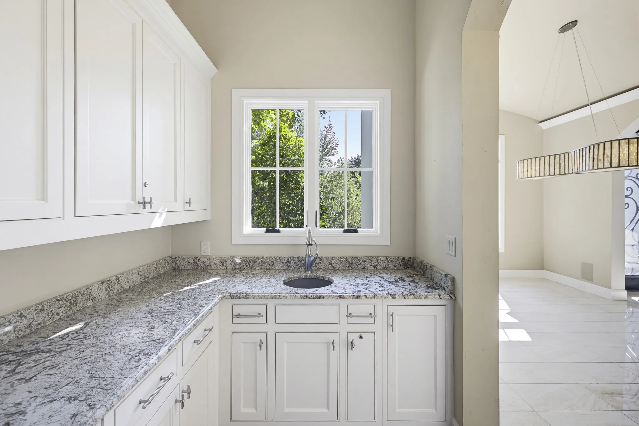 Single Family Residence For Sale in Tarrant County , 7001 Oakmont Terrace, Fort Worth, Texas 76132, 6 Bedroom, 5 Bathroom, 4 Garage spaces, 6,150 Sqft, built in 2013, Preowned, mls#21187745, Real Estate Agent in Fort Worth, Homes For Sale in Tarrant county, Homes For Sale in Fort Worth, Realtor in Fort Worth Texas, Real Estate Brokerage Independent Realty Texas, Luminita Cordes Realtor