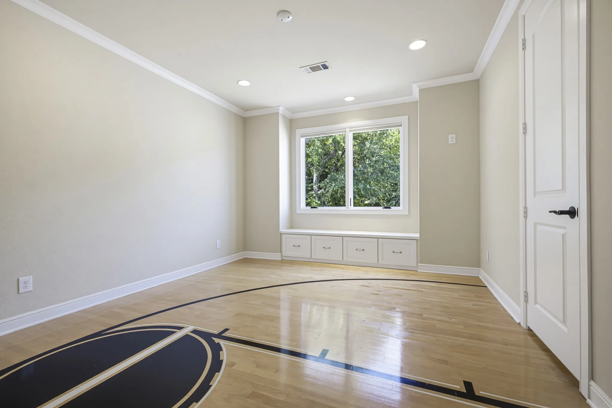 Single Family Residence For Sale in Tarrant County , 7001 Oakmont Terrace, Fort Worth, Texas 76132, 6 Bedroom, 5 Bathroom, 4 Garage spaces, 6,150 Sqft, built in 2013, Preowned, mls#21187745, Real Estate Agent in Fort Worth, Homes For Sale in Tarrant county, Homes For Sale in Fort Worth, Realtor in Fort Worth Texas, Real Estate Brokerage Independent Realty Texas, Luminita Cordes Realtor