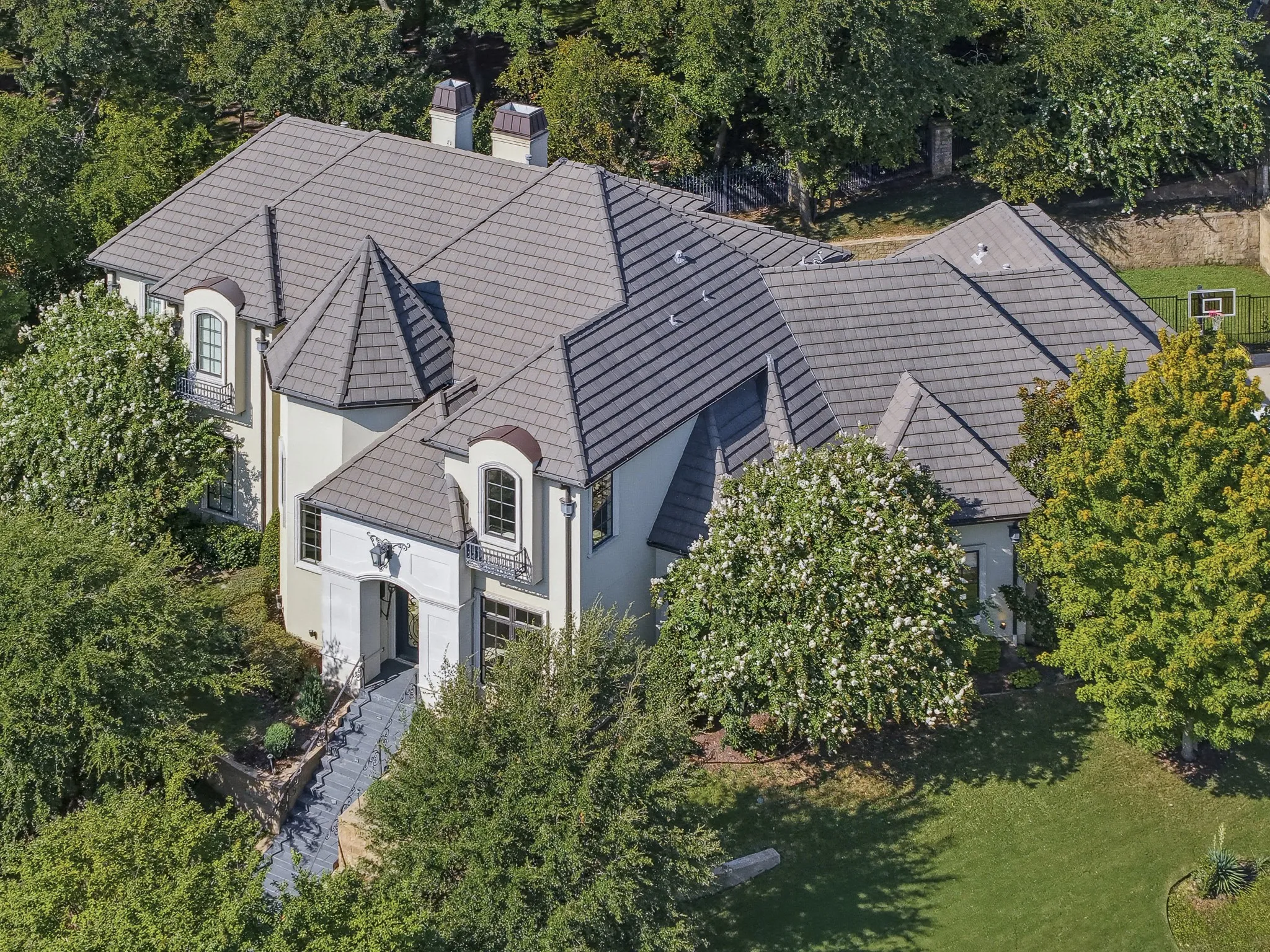 Single Family Residence For Sale in Tarrant County , 7001 Oakmont Terrace, Fort Worth, Texas 76132, 6 Bedroom, 5 Bathroom, 4 Garage spaces, 6,150 Sqft, built in 2013, Preowned, mls#21187745, Real Estate Agent in Fort Worth, Homes For Sale in Tarrant county, Homes For Sale in Fort Worth, Realtor in Fort Worth Texas, Real Estate Brokerage Independent Realty Texas, Luminita Cordes Realtor