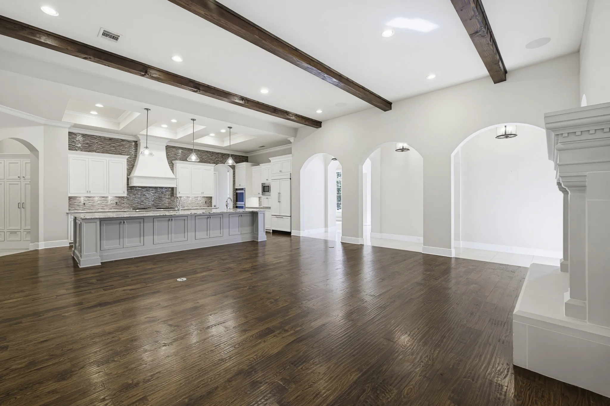 Single Family Residence For Sale in Tarrant County , 7001 Oakmont Terrace, Fort Worth, Texas 76132, 6 Bedroom, 5 Bathroom, 4 Garage spaces, 6,150 Sqft, built in 2013, Preowned, mls#21187745, Real Estate Agent in Fort Worth, Homes For Sale in Tarrant county, Homes For Sale in Fort Worth, Realtor in Fort Worth Texas, Real Estate Brokerage Independent Realty Texas, Luminita Cordes Realtor