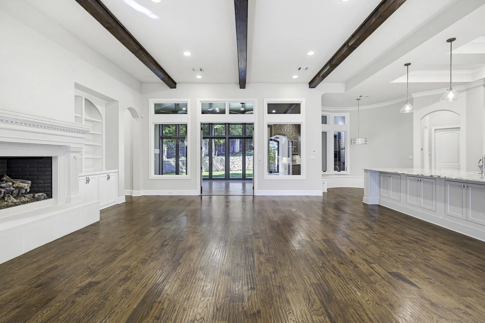 Single Family Residence For Sale in Tarrant County , 7001 Oakmont Terrace, Fort Worth, Texas 76132, 6 Bedroom, 5 Bathroom, 4 Garage spaces, 6,150 Sqft, built in 2013, Preowned, mls#21187745, Real Estate Agent in Fort Worth, Homes For Sale in Tarrant county, Homes For Sale in Fort Worth, Realtor in Fort Worth Texas, Real Estate Brokerage Independent Realty Texas, Luminita Cordes Realtor