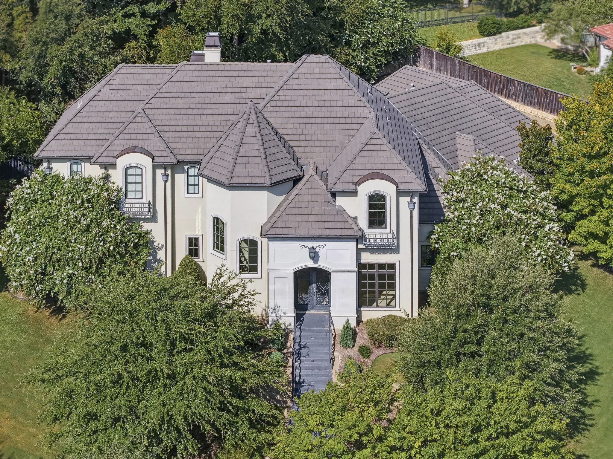 Single Family Residence For Sale in Tarrant County , 7001 Oakmont Terrace, Fort Worth, Texas 76132, 6 Bedroom, 5 Bathroom, 4 Garage spaces, 6,150 Sqft, built in 2013, Preowned, mls#21187745, Real Estate Agent in Fort Worth, Homes For Sale in Tarrant county, Homes For Sale in Fort Worth, Realtor in Fort Worth Texas, Real Estate Brokerage Independent Realty Texas, Luminita Cordes Realtor