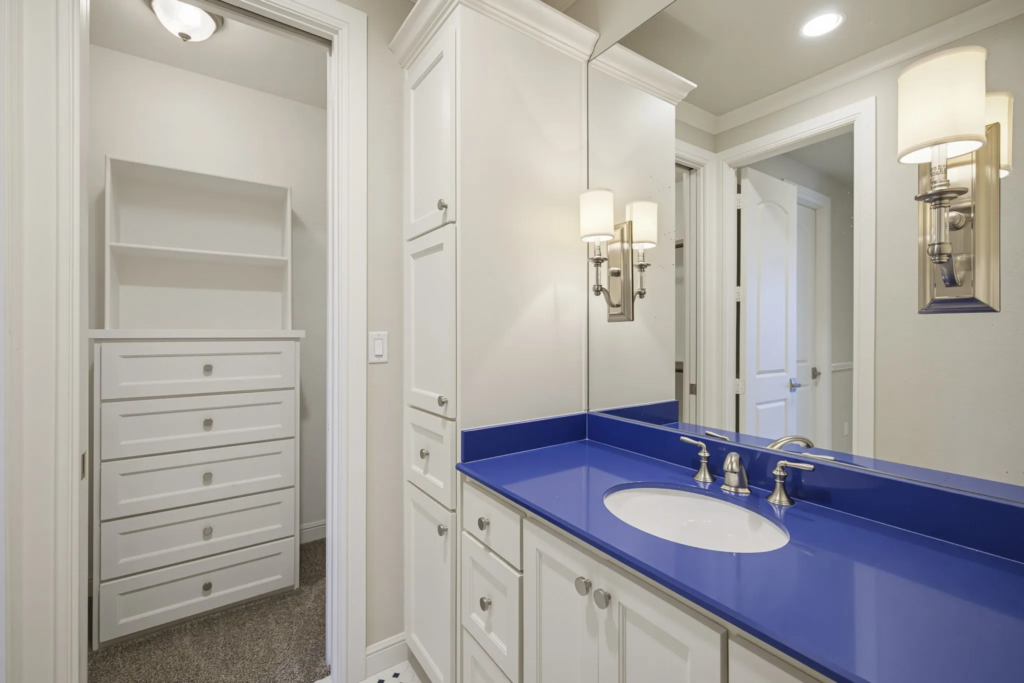 Single Family Residence For Sale in Tarrant County , 7001 Oakmont Terrace, Fort Worth, Texas 76132, 6 Bedroom, 5 Bathroom, 4 Garage spaces, 6,150 Sqft, built in 2013, Preowned, mls#21187745, Real Estate Agent in Fort Worth, Homes For Sale in Tarrant county, Homes For Sale in Fort Worth, Realtor in Fort Worth Texas, Real Estate Brokerage Independent Realty Texas, Luminita Cordes Realtor