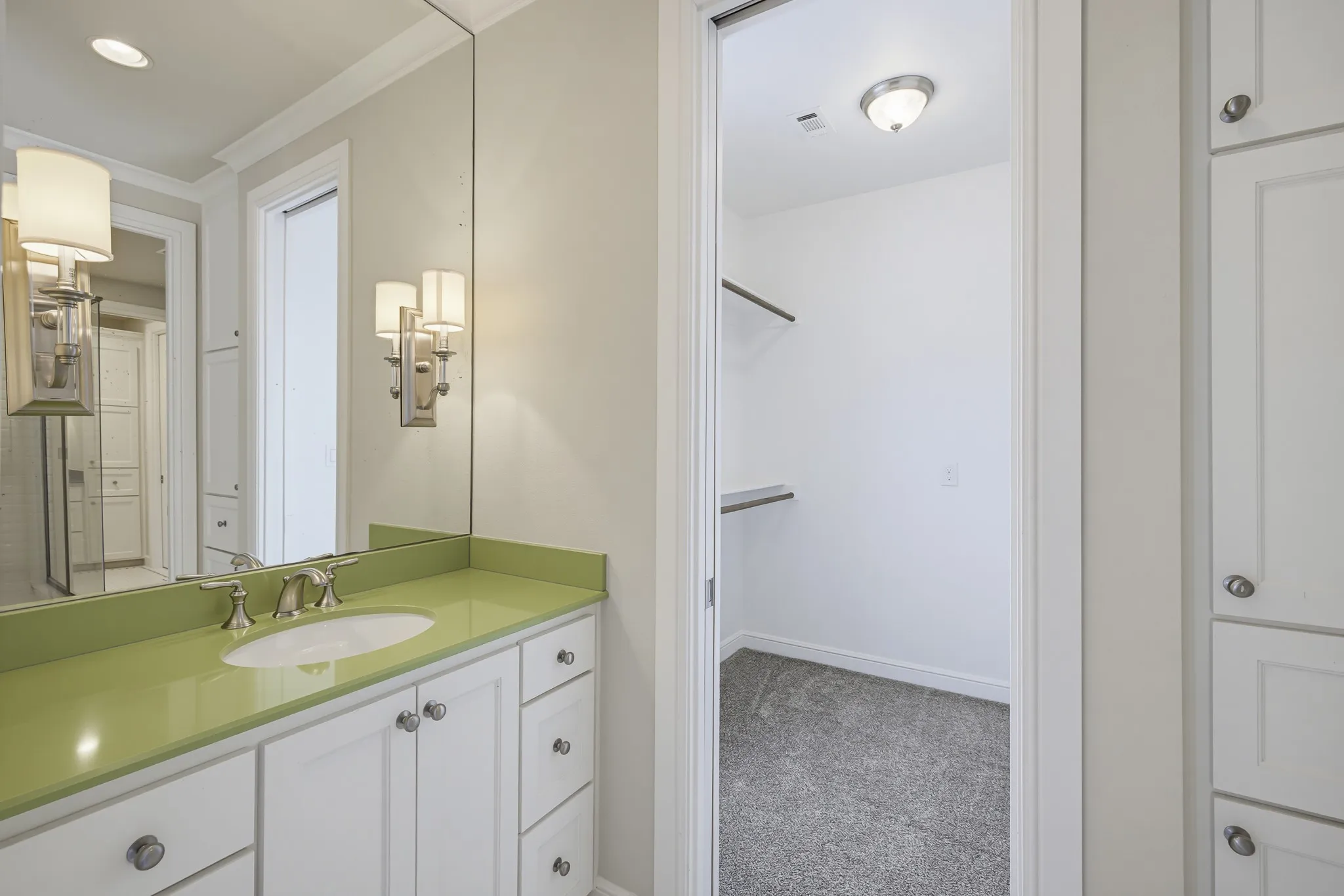 Single Family Residence For Sale in Tarrant County , 7001 Oakmont Terrace, Fort Worth, Texas 76132, 6 Bedroom, 5 Bathroom, 4 Garage spaces, 6,150 Sqft, built in 2013, Preowned, mls#21187745, Real Estate Agent in Fort Worth, Homes For Sale in Tarrant county, Homes For Sale in Fort Worth, Realtor in Fort Worth Texas, Real Estate Brokerage Independent Realty Texas, Luminita Cordes Realtor