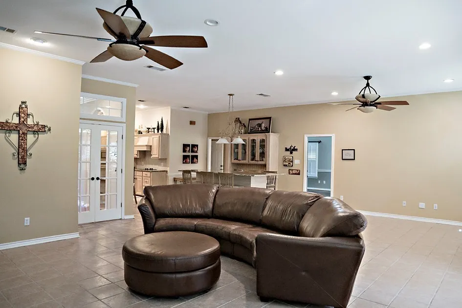 Single Family Residence For Sale in Henderson County , 1111 Lonnie Drive, Athens, Texas 75751, 3 Bedroom, 2 Bathroom, 2 Garage spaces, 2,757 Sqft, built in 2005, Price $413,550, mls#21212442, Real Estate Agent in Athens, Homes For Sale in Henderson county, Homes For Sale in Athens, Realtor in Athens Texas, Real Estate Brokerage Independent Realty Texas, Luminita Cordes Realtor