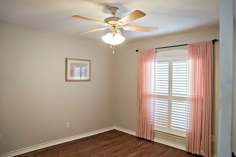 Single Family Residence For Sale in Henderson County , 1111 Lonnie Drive, Athens, Texas 75751, 3 Bedroom, 2 Bathroom, 2 Garage spaces, 2,757 Sqft, built in 2005, Price $413,550, mls#21212442, Real Estate Agent in Athens, Homes For Sale in Henderson county, Homes For Sale in Athens, Realtor in Athens Texas, Real Estate Brokerage Independent Realty Texas, Luminita Cordes Realtor