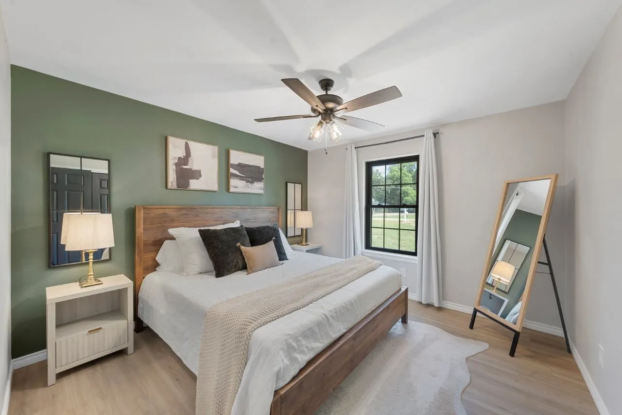 Single Family Residence For Sale in Mc Lennan County , 1190 Greenwood Lane, Waco, Texas 76705, 3 Bedroom, 2 Bathroom, Garage spaces, 2,364 Sqft, built in 1978, Preowned, mls#21212089, Real Estate Agent in Waco, Homes For Sale in Mc Lennan county, Homes For Sale in Waco, Realtor in Waco Texas, Real Estate Brokerage Independent Realty Texas, Luminita Cordes Realtor