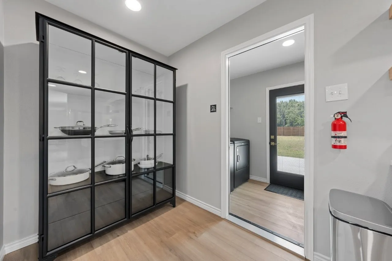 Single Family Residence For Sale in Mc Lennan County , 1190 Greenwood Lane, Waco, Texas 76705, 3 Bedroom, 2 Bathroom, Garage spaces, 2,364 Sqft, built in 1978, Preowned, mls#21212089, Real Estate Agent in Waco, Homes For Sale in Mc Lennan county, Homes For Sale in Waco, Realtor in Waco Texas, Real Estate Brokerage Independent Realty Texas, Luminita Cordes Realtor