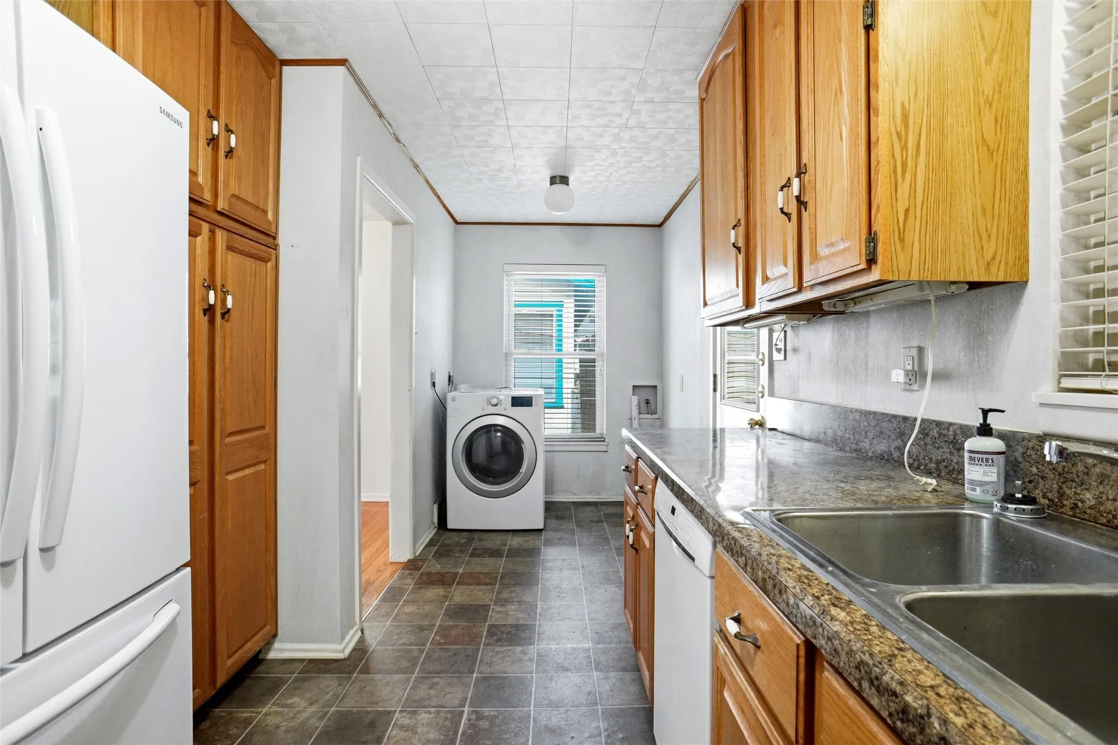 Single Family Residence For Rent in Denton County , 900 Emery Street, Denton, Texas 76201, 4 Bedroom, 2 Bathroom, Garage spaces, 1,250 Sqft, built in 1956, Preowned, mls#21212527, Real Estate Agent in Denton, Homes For Rent in Denton county, Homes For Rent in Denton, Realtor in Denton Texas, Real Estate Brokerage Independent Realty Texas, Luminita Cordes Realtor