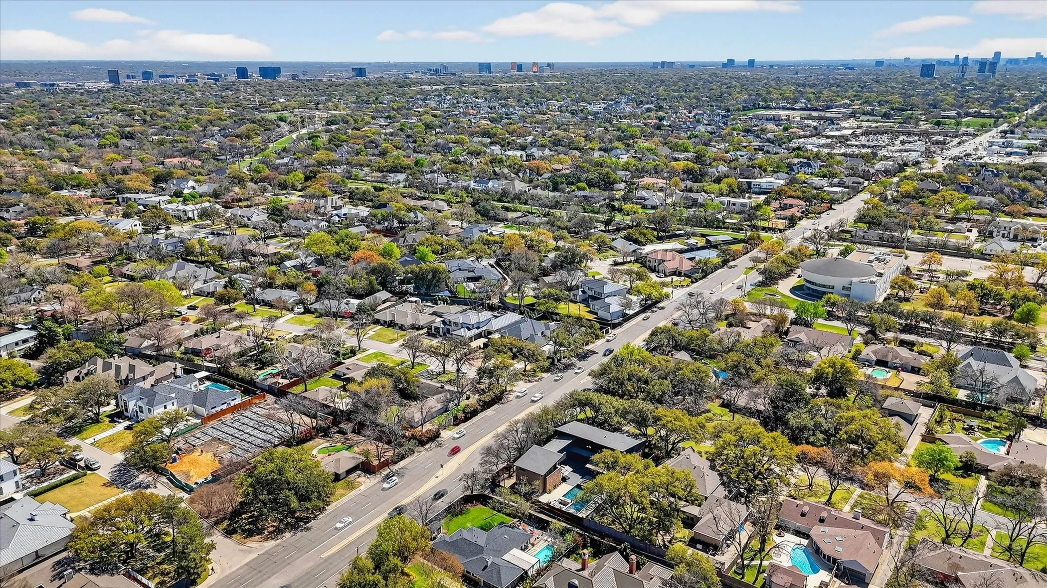 Single Family Residence For Sale in Dallas County , 6006 Boca Raton Drive, Dallas, Texas 75230, 3 Bedrooms, 3 Bathrooms, 2 Garage spaces, 2,201 Sqft, built in 1954, Price $1,389,000, mls#21212448, Real Estate Agent in Dallas, Homes For Sale in Dallas county, Homes For Sale in Dallas, Realtor in Dallas Texas, Real Estate Brokerage Independent Realty Texas, Luminita Cordes Realtor
