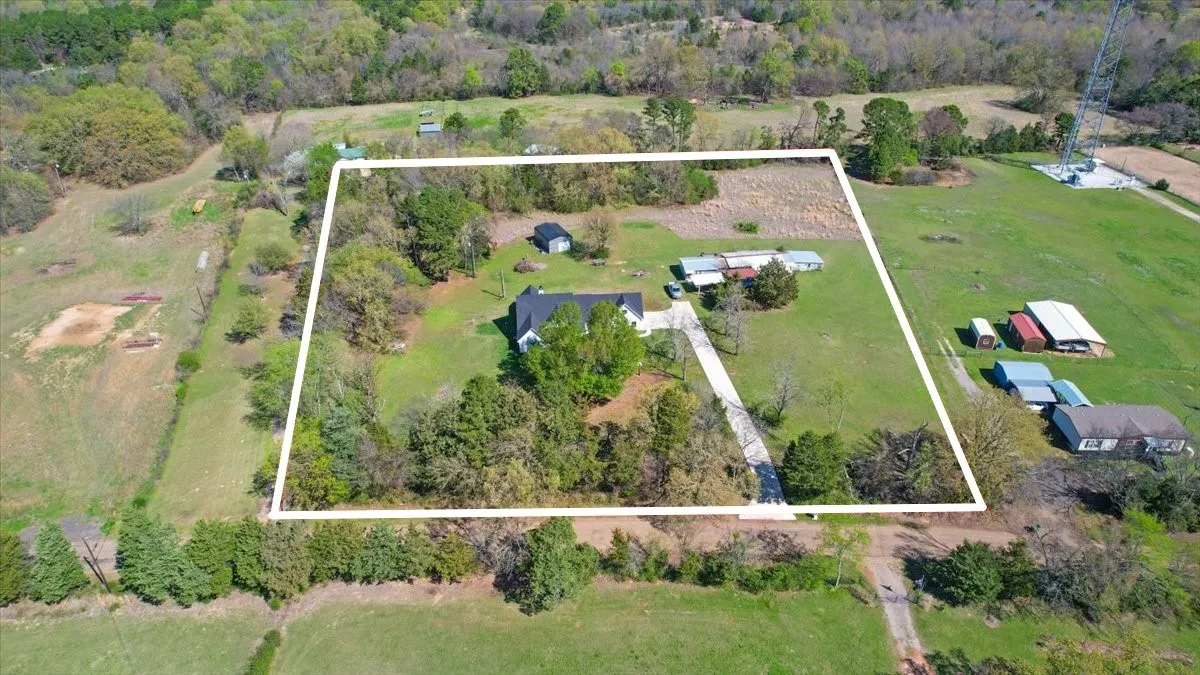Single Family Residence For Sale in Titus County , 471 CR 2850, Pittsburg, Texas 75686, 4 Bedroom, 3 Bathroom, 2 Garage spaces, 2,633 Sqft, built in 2024, Preowned, mls#21212313, Real Estate Agent in Pittsburg, Homes For Sale in Titus county, Homes For Sale in Pittsburg, Realtor in Pittsburg Texas, Real Estate Brokerage Independent Realty Texas, Luminita Cordes Realtor
