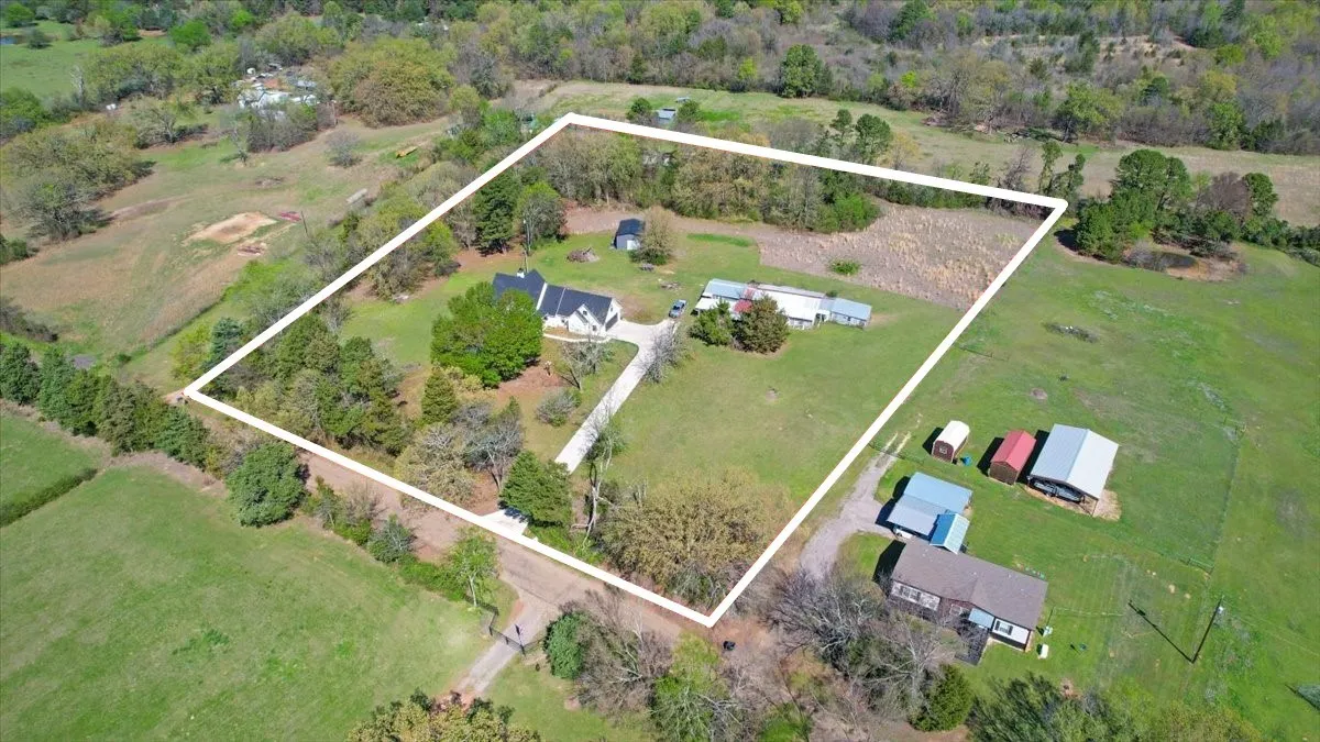 Single Family Residence For Sale in Titus County , 471 CR 2850, Pittsburg, Texas 75686, 4 Bedroom, 3 Bathroom, 2 Garage spaces, 2,633 Sqft, built in 2024, Preowned, mls#21212313, Real Estate Agent in Pittsburg, Homes For Sale in Titus county, Homes For Sale in Pittsburg, Realtor in Pittsburg Texas, Real Estate Brokerage Independent Realty Texas, Luminita Cordes Realtor