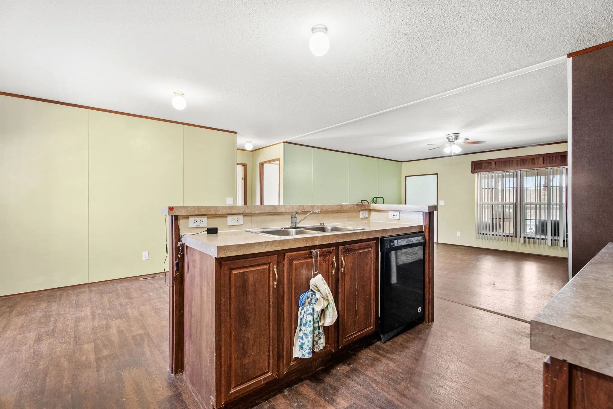 Single Family Residence For Sale in Smith County , 23425 FM 1995, Lindale, Texas 75771, 3 Bedrooms, 2 Bathrooms, Garage spaces, 1,320 Sqft, built in 2017, Price $314,000, mls#21212605, Real Estate Agent in Lindale, Homes For Sale in Smith county, Homes For Sale in Lindale, Realtor in Lindale Texas, Real Estate Brokerage Independent Realty Texas, Luminita Cordes Realtor