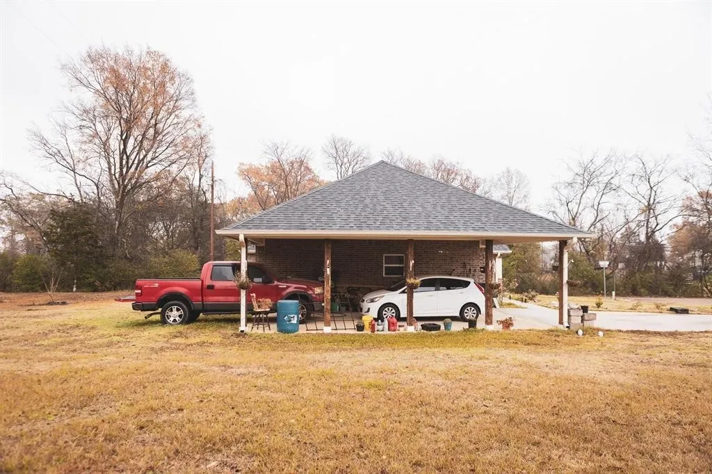 Single Family Residence For Sale in Titus County , 1600 Boatman, Mt Pleasant, Texas 75455, 3 Bedrooms, 2 Bathrooms, Garage spaces, 1,781 Sqft, built in 2021, Preowned, Price $320,000, mls#21210788, Real Estate Agent in Mt Pleasant, Homes For Sale in Titus county, Homes For Sale in Mt Pleasant, Realtor in Mt Pleasant Texas, Real Estate Brokerage Independent Realty Texas, Luminita Cordes Realtor