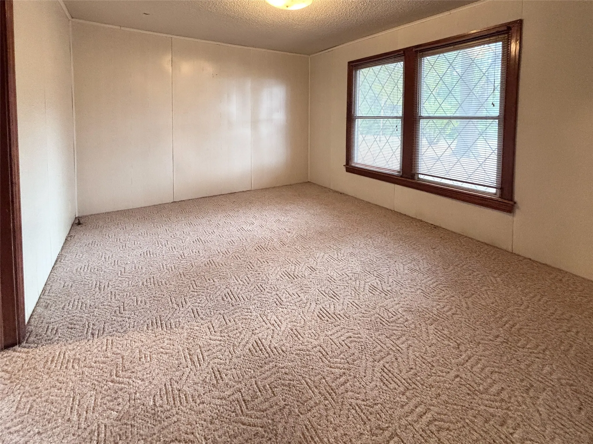 Single Family Residence For Sale in Titus County , 2431 N Jefferson, Mt Pleasant, Texas 75455, 4 Bedroom, 2 Bathroom, Garage spaces, 1,951 Sqft, built in 1950, Preowned, mls#21211098, Real Estate Agent in Mt Pleasant, Homes For Sale in Titus county, Homes For Sale in Mt Pleasant, Realtor in Mt Pleasant Texas, Real Estate Brokerage Independent Realty Texas, Luminita Cordes Realtor