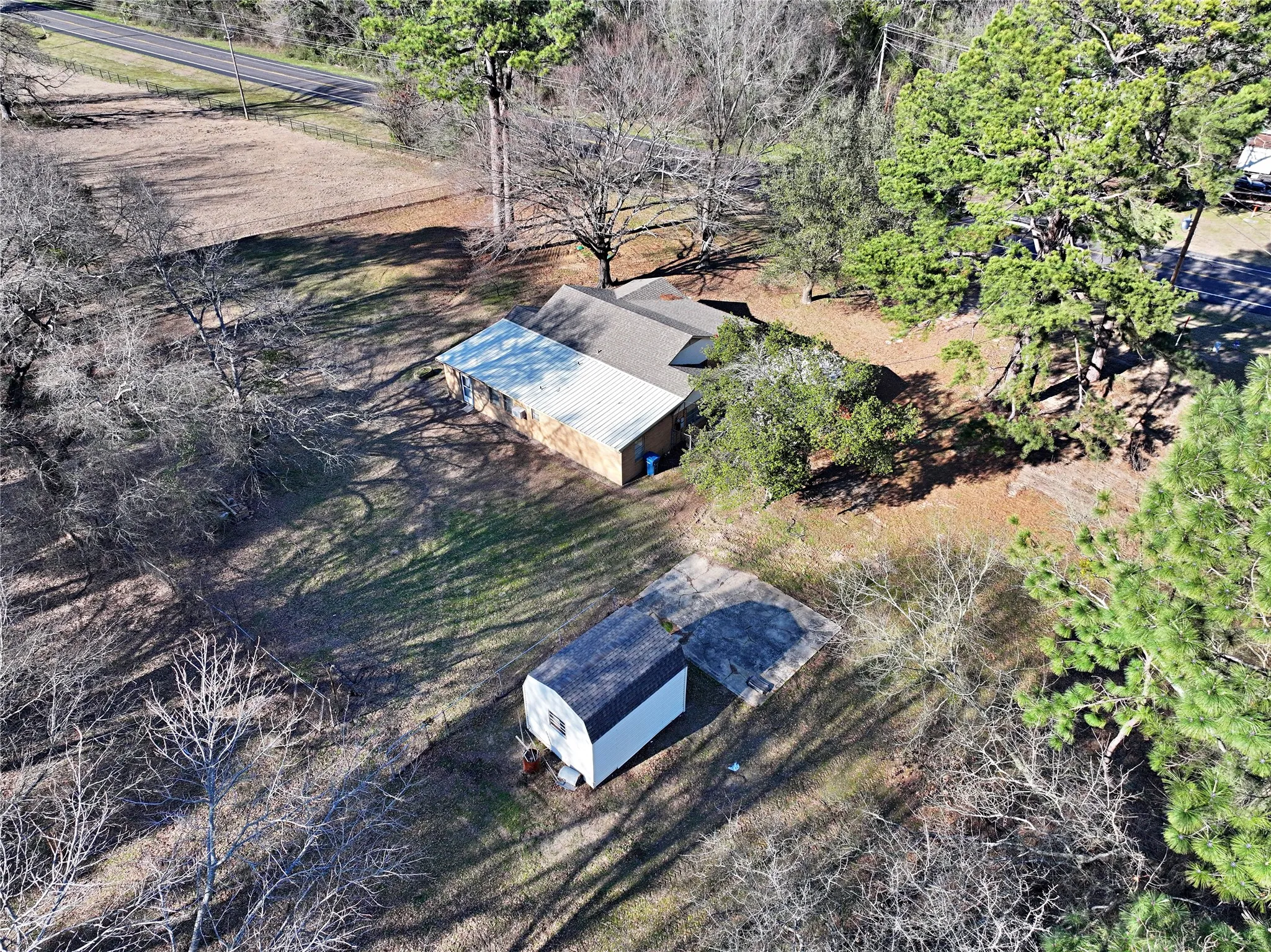 Single Family Residence For Sale in Titus County , 2431 N Jefferson, Mt Pleasant, Texas 75455, 4 Bedroom, 2 Bathroom, Garage spaces, 1,951 Sqft, built in 1950, Preowned, mls#21211098, Real Estate Agent in Mt Pleasant, Homes For Sale in Titus county, Homes For Sale in Mt Pleasant, Realtor in Mt Pleasant Texas, Real Estate Brokerage Independent Realty Texas, Luminita Cordes Realtor