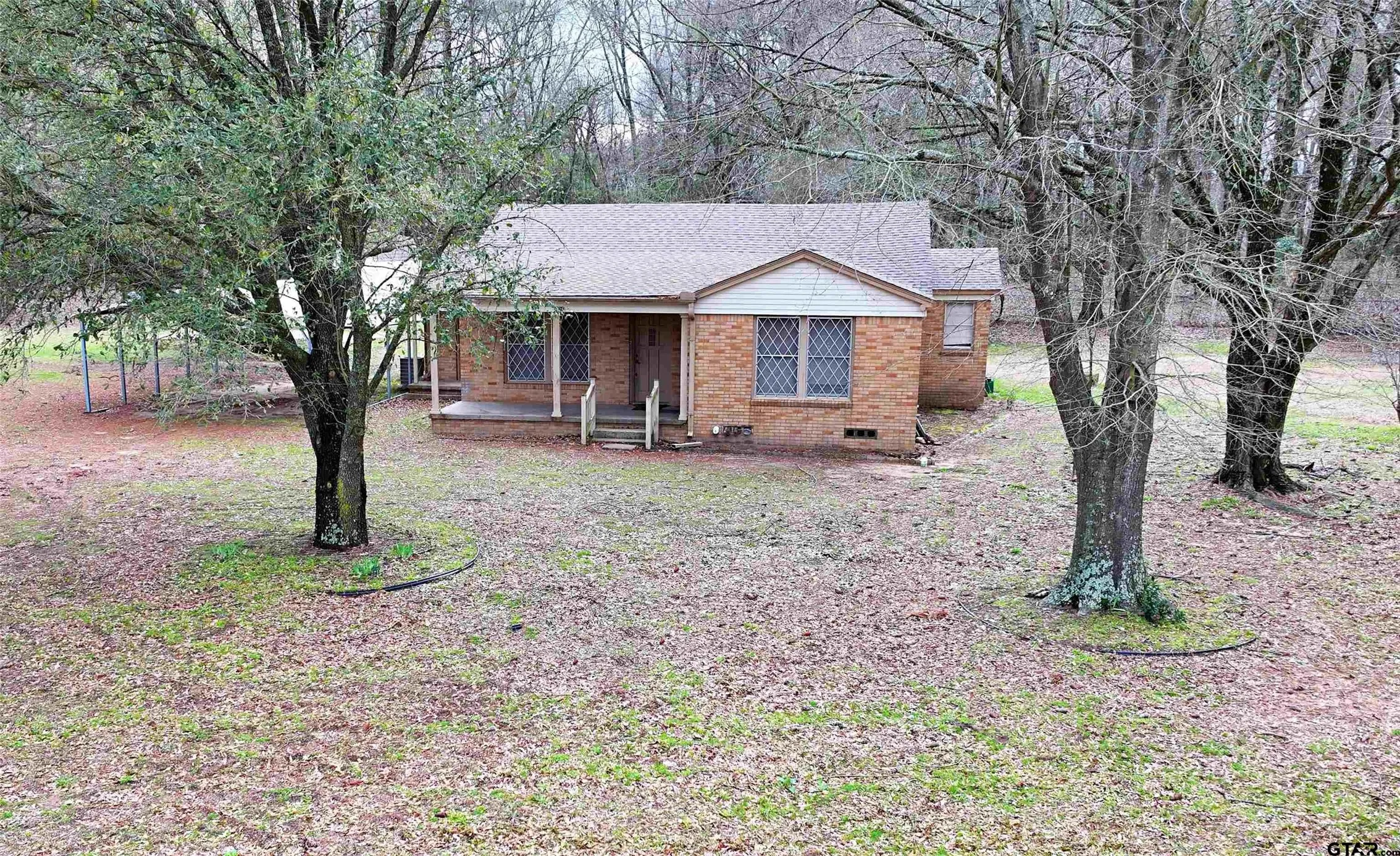 Single Family Residence For Sale in Titus County , 2431 N Jefferson, Mt Pleasant, Texas 75455, 4 Bedroom, 2 Bathroom, Garage spaces, 1,951 Sqft, built in 1950, Preowned, mls#21211098, Real Estate Agent in Mt Pleasant, Homes For Sale in Titus county, Homes For Sale in Mt Pleasant, Realtor in Mt Pleasant Texas, Real Estate Brokerage Independent Realty Texas, Luminita Cordes Realtor