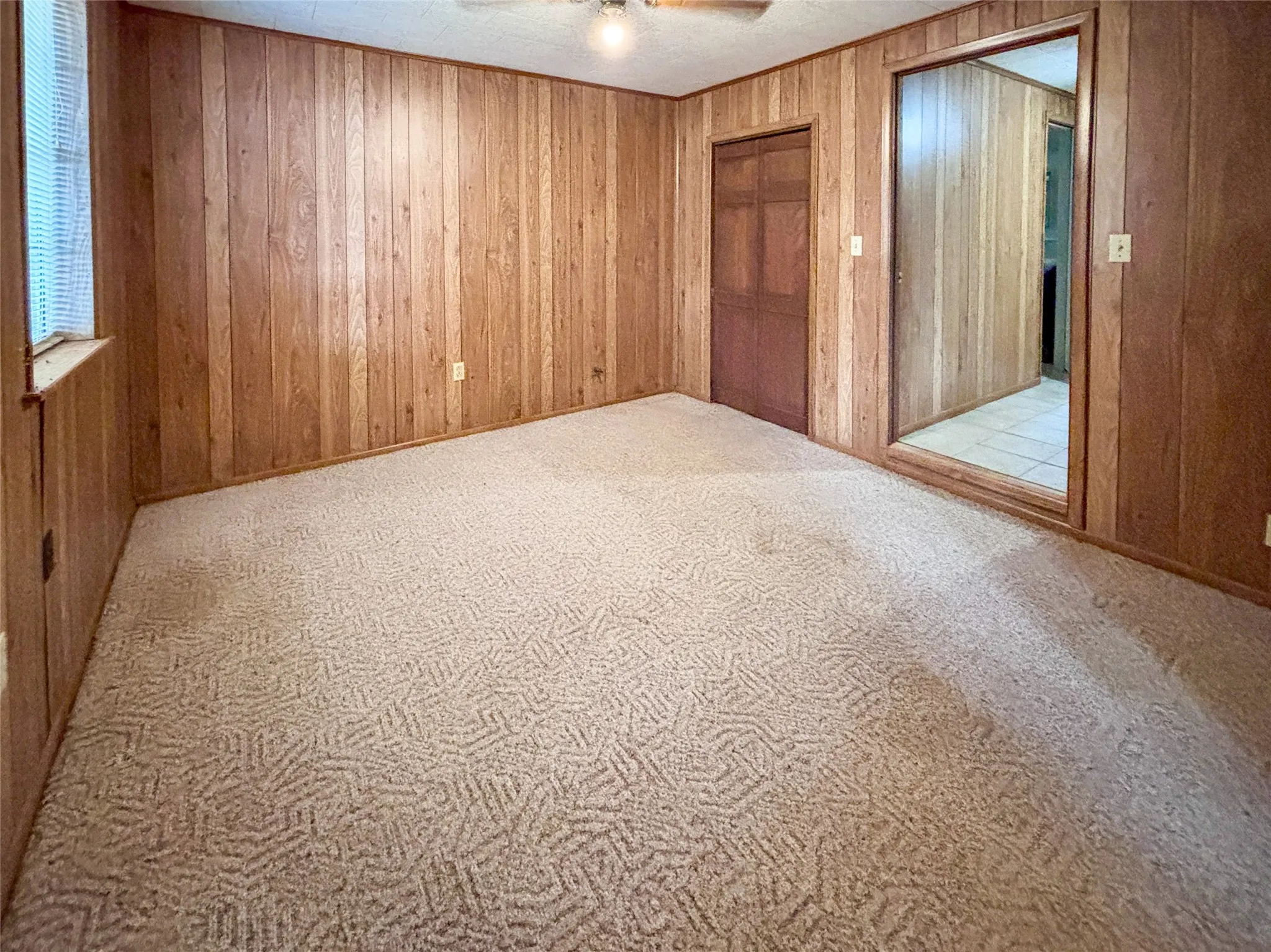Single Family Residence For Sale in Titus County , 2431 N Jefferson, Mt Pleasant, Texas 75455, 4 Bedroom, 2 Bathroom, Garage spaces, 1,951 Sqft, built in 1950, Preowned, mls#21211098, Real Estate Agent in Mt Pleasant, Homes For Sale in Titus county, Homes For Sale in Mt Pleasant, Realtor in Mt Pleasant Texas, Real Estate Brokerage Independent Realty Texas, Luminita Cordes Realtor