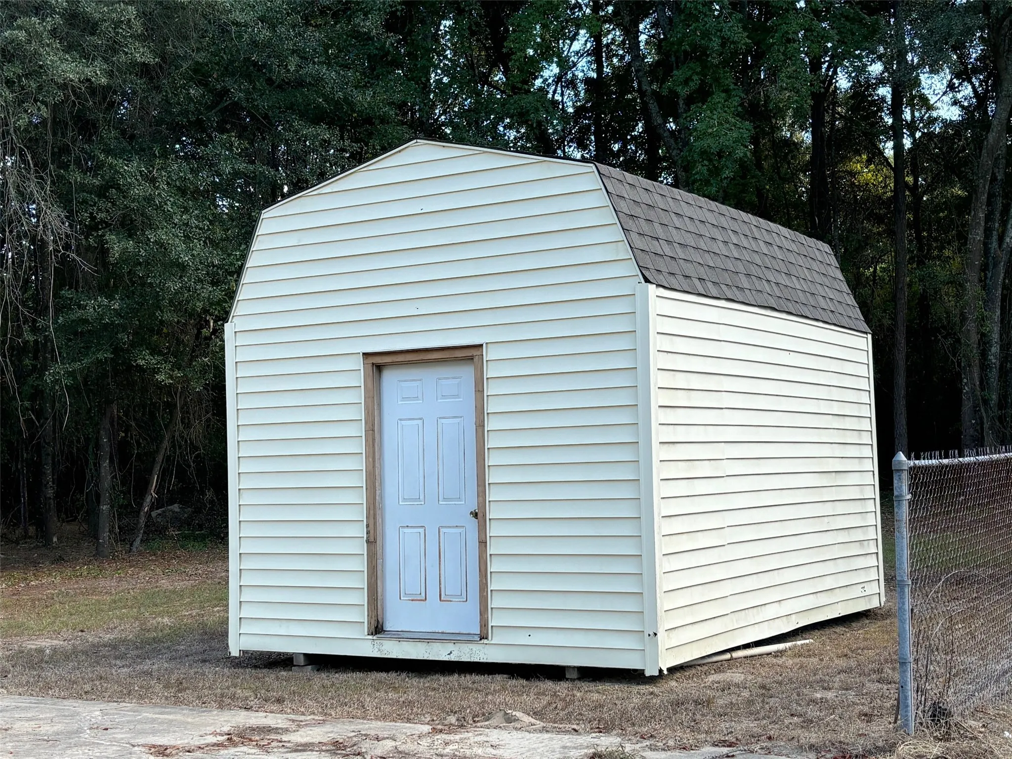 Single Family Residence For Sale in Titus County , 2431 N Jefferson, Mt Pleasant, Texas 75455, 4 Bedroom, 2 Bathroom, Garage spaces, 1,951 Sqft, built in 1950, Preowned, mls#21211098, Real Estate Agent in Mt Pleasant, Homes For Sale in Titus county, Homes For Sale in Mt Pleasant, Realtor in Mt Pleasant Texas, Real Estate Brokerage Independent Realty Texas, Luminita Cordes Realtor