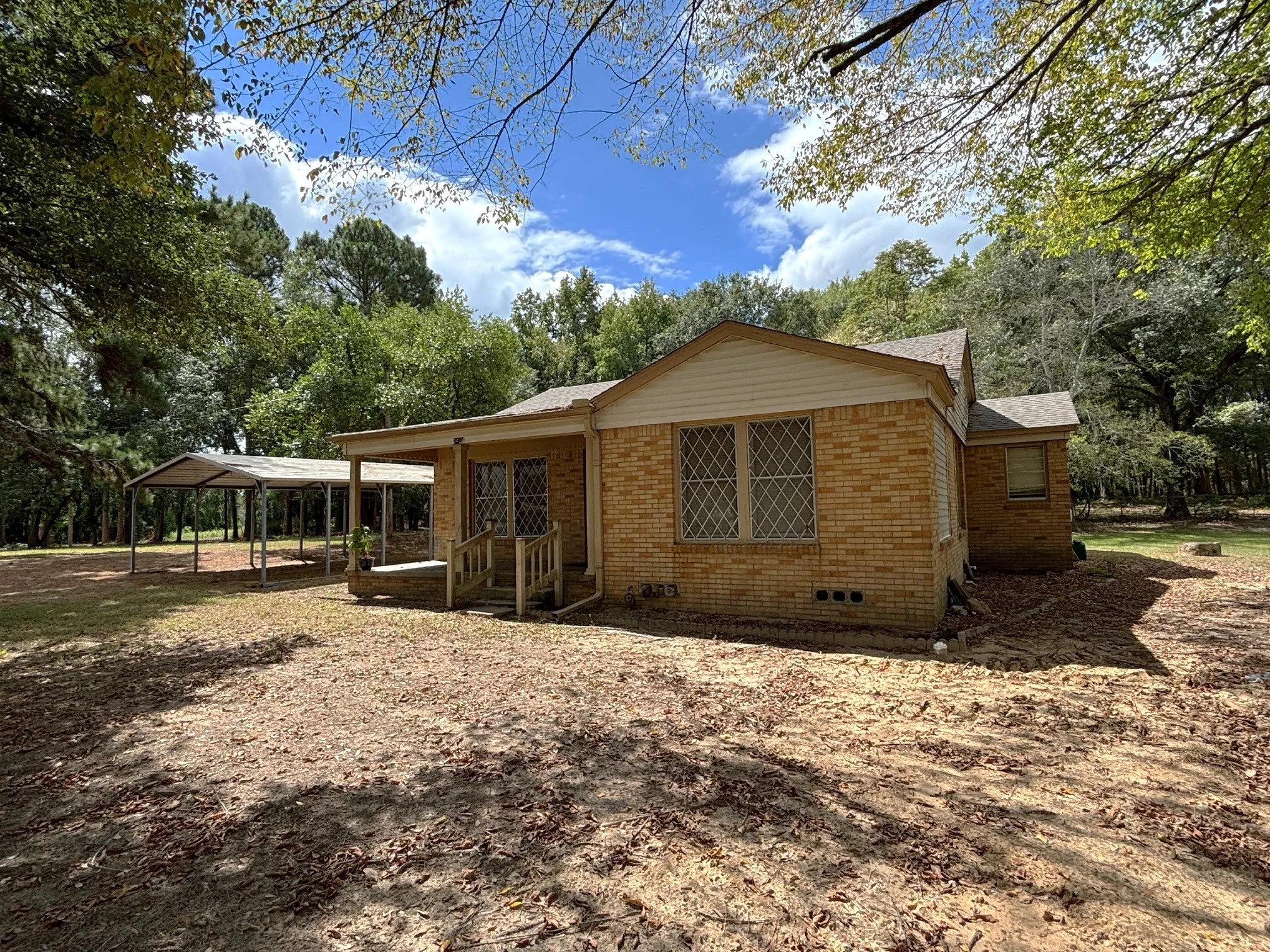 Single Family Residence For Sale in Titus County , 2431 N Jefferson, Mt Pleasant, Texas 75455, 4 Bedroom, 2 Bathroom, Garage spaces, 1,951 Sqft, built in 1950, Preowned, mls#21211098, Real Estate Agent in Mt Pleasant, Homes For Sale in Titus county, Homes For Sale in Mt Pleasant, Realtor in Mt Pleasant Texas, Real Estate Brokerage Independent Realty Texas, Luminita Cordes Realtor