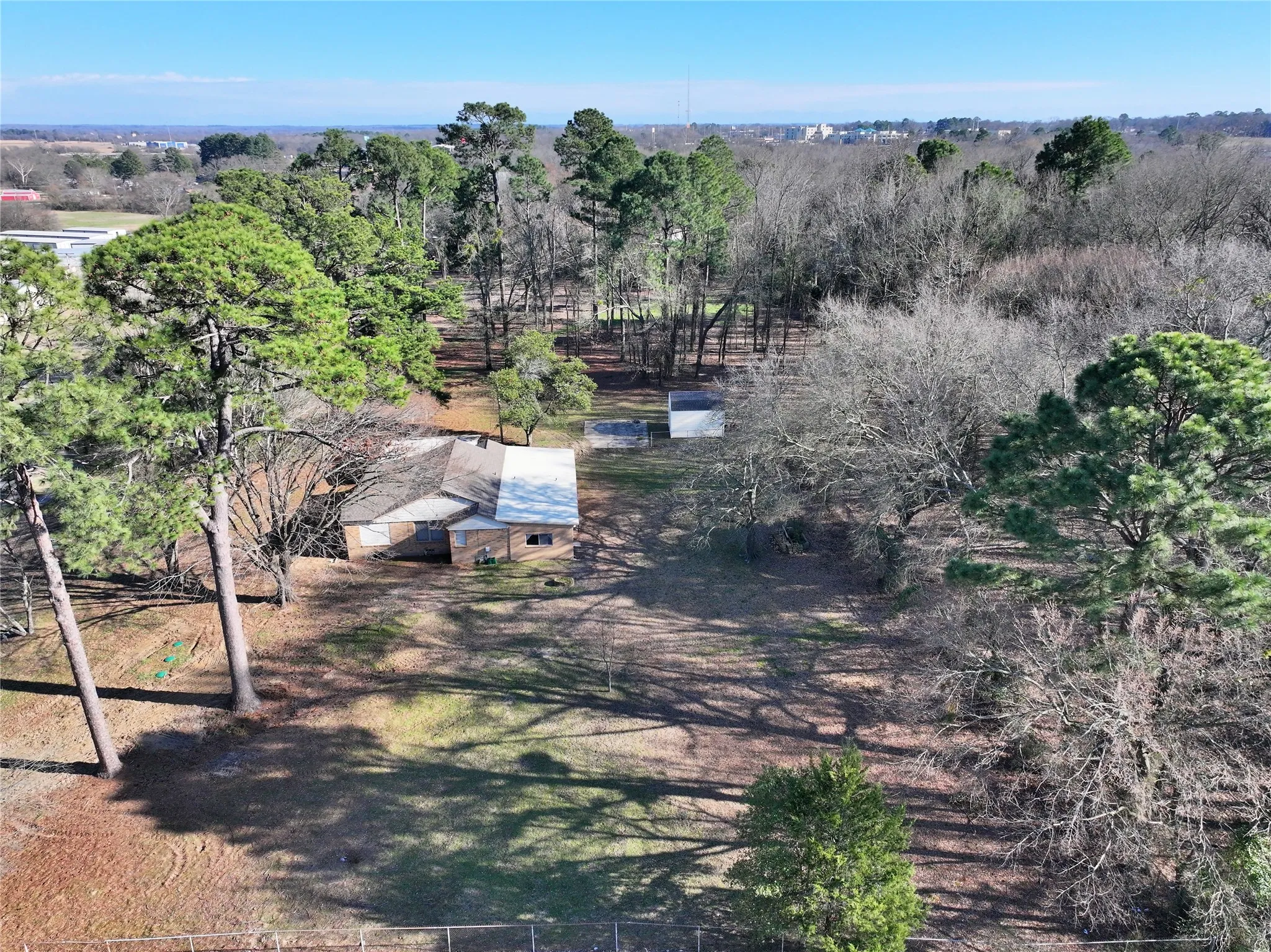 Single Family Residence For Sale in Titus County , 2431 N Jefferson, Mt Pleasant, Texas 75455, 4 Bedroom, 2 Bathroom, Garage spaces, 1,951 Sqft, built in 1950, Preowned, mls#21211098, Real Estate Agent in Mt Pleasant, Homes For Sale in Titus county, Homes For Sale in Mt Pleasant, Realtor in Mt Pleasant Texas, Real Estate Brokerage Independent Realty Texas, Luminita Cordes Realtor