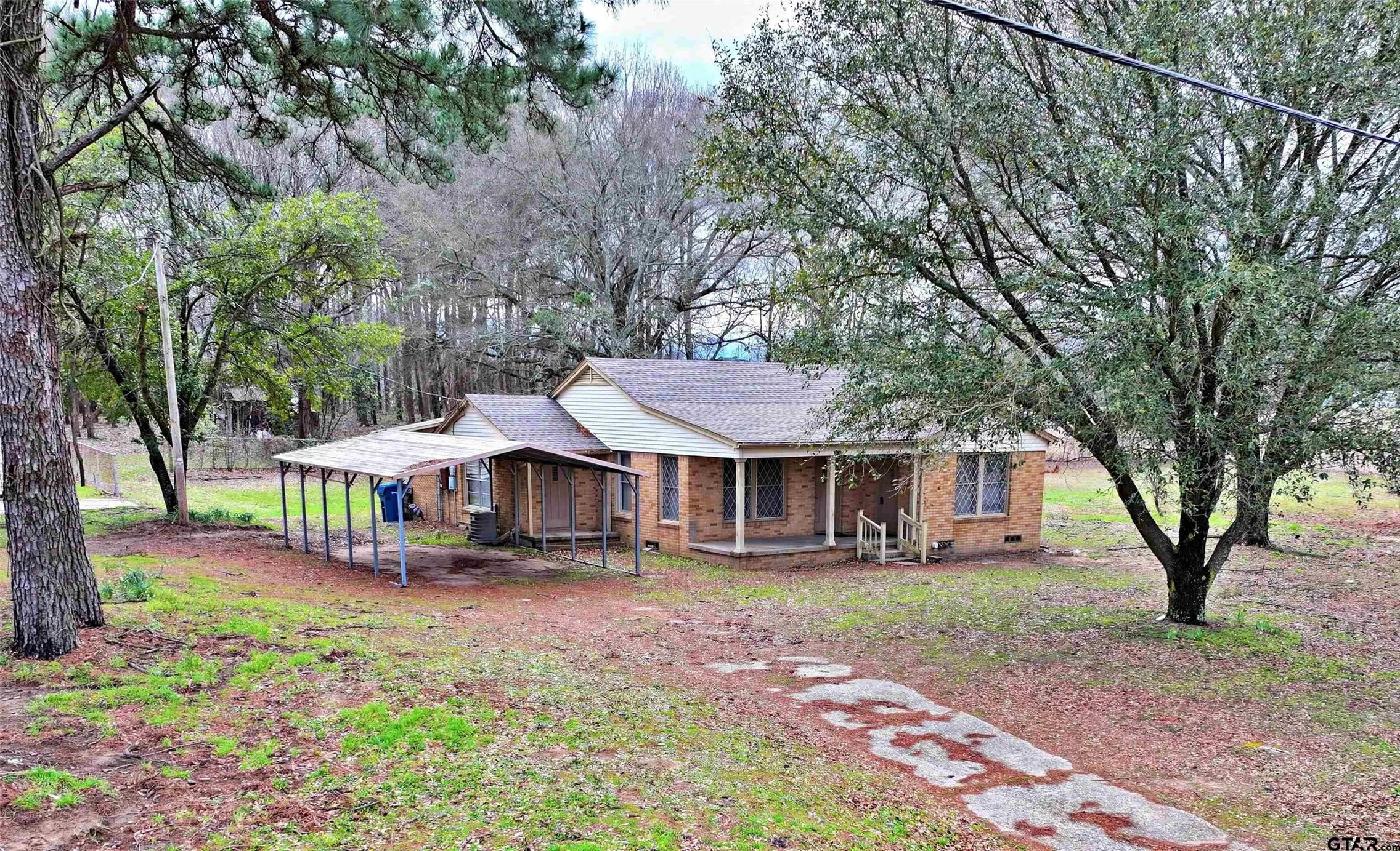 Single Family Residence For Sale in Titus County , 2431 N Jefferson, Mt Pleasant, Texas 75455, 4 Bedroom, 2 Bathroom, Garage spaces, 1,951 Sqft, built in 1950, Preowned, mls#21211098, Real Estate Agent in Mt Pleasant, Homes For Sale in Titus county, Homes For Sale in Mt Pleasant, Realtor in Mt Pleasant Texas, Real Estate Brokerage Independent Realty Texas, Luminita Cordes Realtor