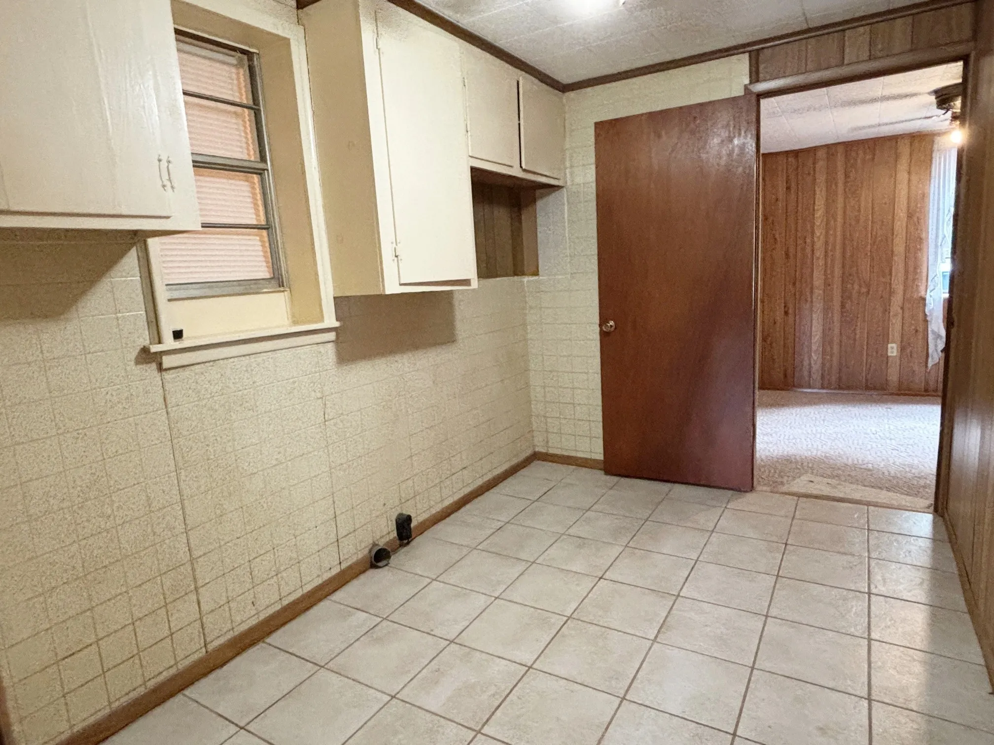 Single Family Residence For Sale in Titus County , 2431 N Jefferson, Mt Pleasant, Texas 75455, 4 Bedroom, 2 Bathroom, Garage spaces, 1,951 Sqft, built in 1950, Preowned, mls#21211098, Real Estate Agent in Mt Pleasant, Homes For Sale in Titus county, Homes For Sale in Mt Pleasant, Realtor in Mt Pleasant Texas, Real Estate Brokerage Independent Realty Texas, Luminita Cordes Realtor