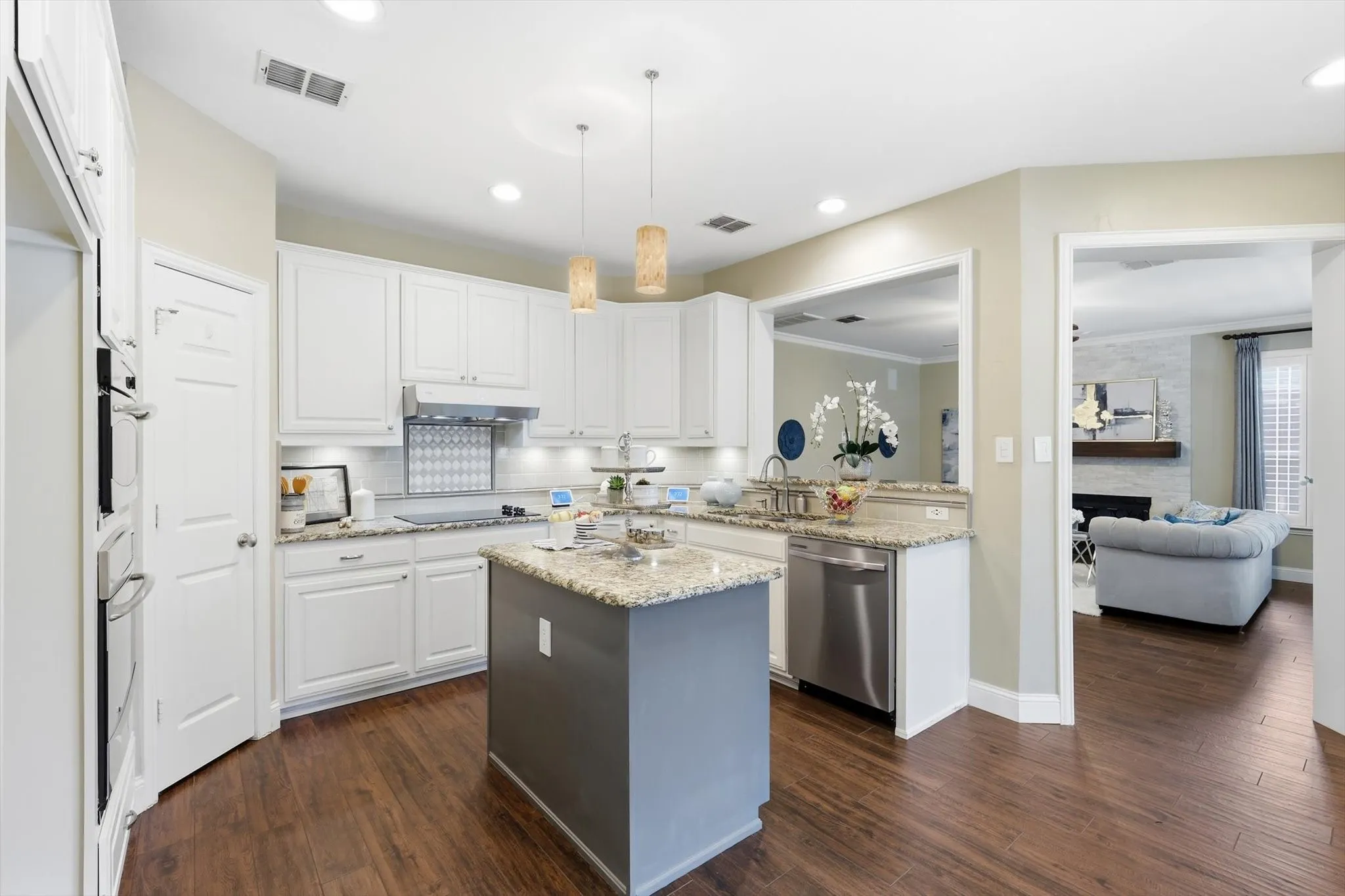 Single Family Residence For Sale in Collin County , 441 Bellevue Drive, Allen, Texas 75013, 4 Bedroom, 4 Bathroom, 2 Garage spaces, 3,048 Sqft, built in 1999, mls#21212642, Real Estate Agent in Allen, Homes For Sale in Collin county, Homes For Sale in Allen, Realtor in Allen Texas, Real Estate Brokerage Independent Realty Texas, Luminita Cordes Realtor