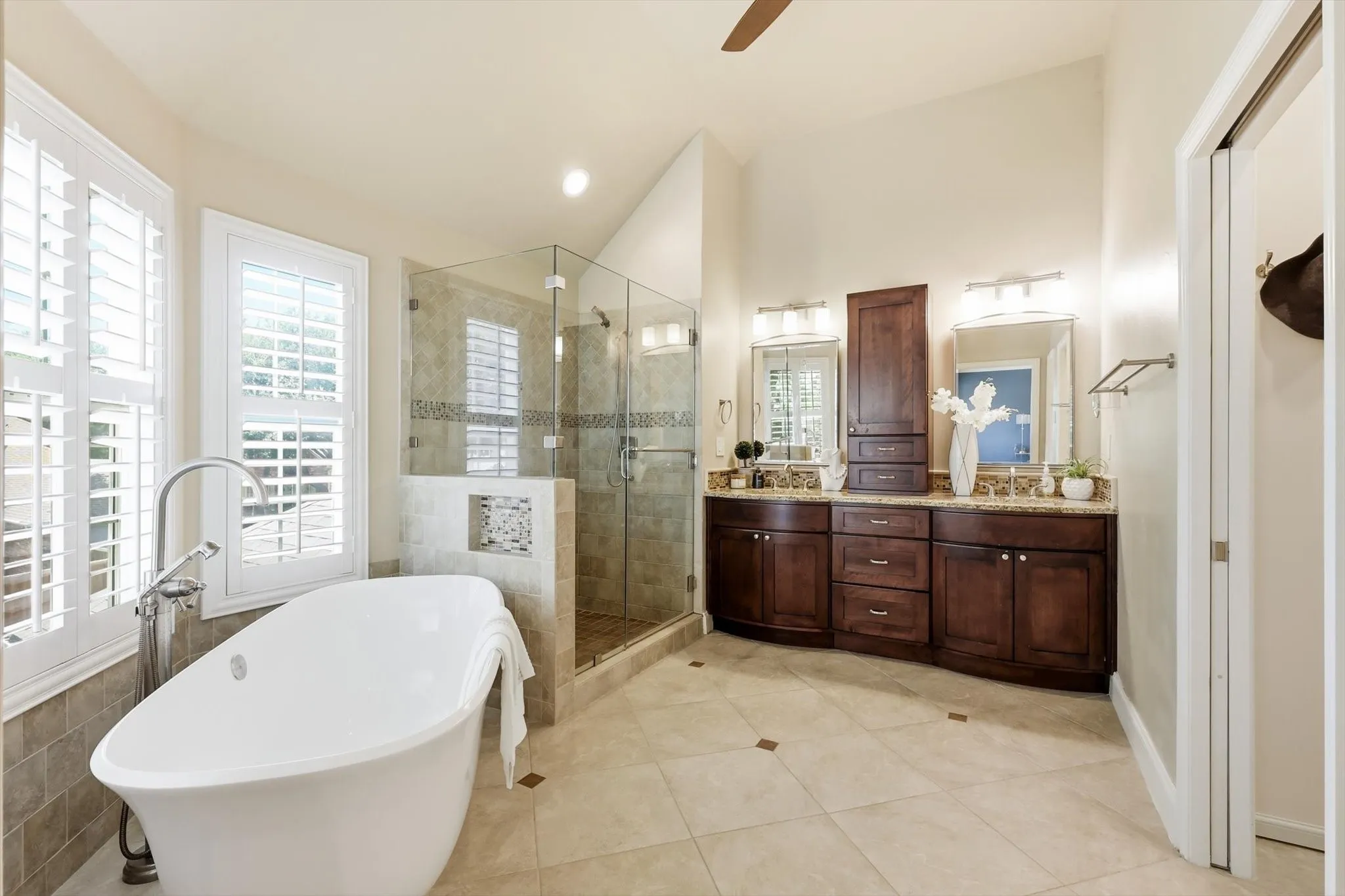 Single Family Residence For Sale in Collin County , 441 Bellevue Drive, Allen, Texas 75013, 4 Bedroom, 4 Bathroom, 2 Garage spaces, 3,048 Sqft, built in 1999, mls#21212642, Real Estate Agent in Allen, Homes For Sale in Collin county, Homes For Sale in Allen, Realtor in Allen Texas, Real Estate Brokerage Independent Realty Texas, Luminita Cordes Realtor