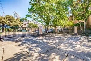 Condominium For Rent in Dallas County , 5550 Spring Valley Road E23, Dallas, Texas 75254, 2 Bedroom, 2 Bathroom, Garage spaces, 1,012 Sqft, built in 1983, mls#21212647, Real Estate Agent in Dallas, Homes For Rent in Dallas county, Homes For Rent in Dallas, Realtor in Dallas Texas, Real Estate Brokerage Independent Realty Texas, Luminita Cordes Realtor