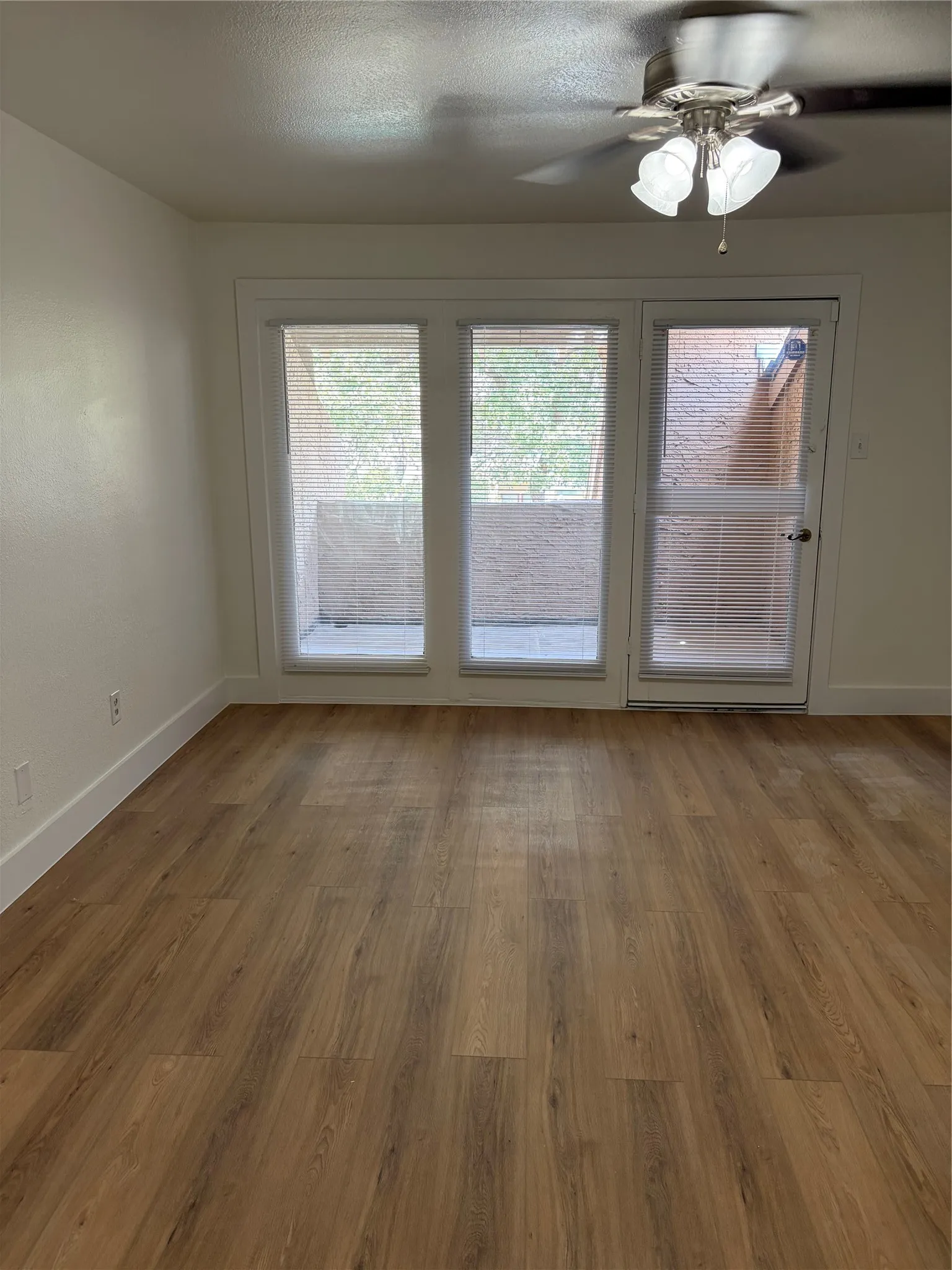 Condominium For Rent in Dallas County , 5550 Spring Valley Road E23, Dallas, Texas 75254, 2 Bedroom, 2 Bathroom, Garage spaces, 1,012 Sqft, built in 1983, mls#21212647, Real Estate Agent in Dallas, Homes For Rent in Dallas county, Homes For Rent in Dallas, Realtor in Dallas Texas, Real Estate Brokerage Independent Realty Texas, Luminita Cordes Realtor