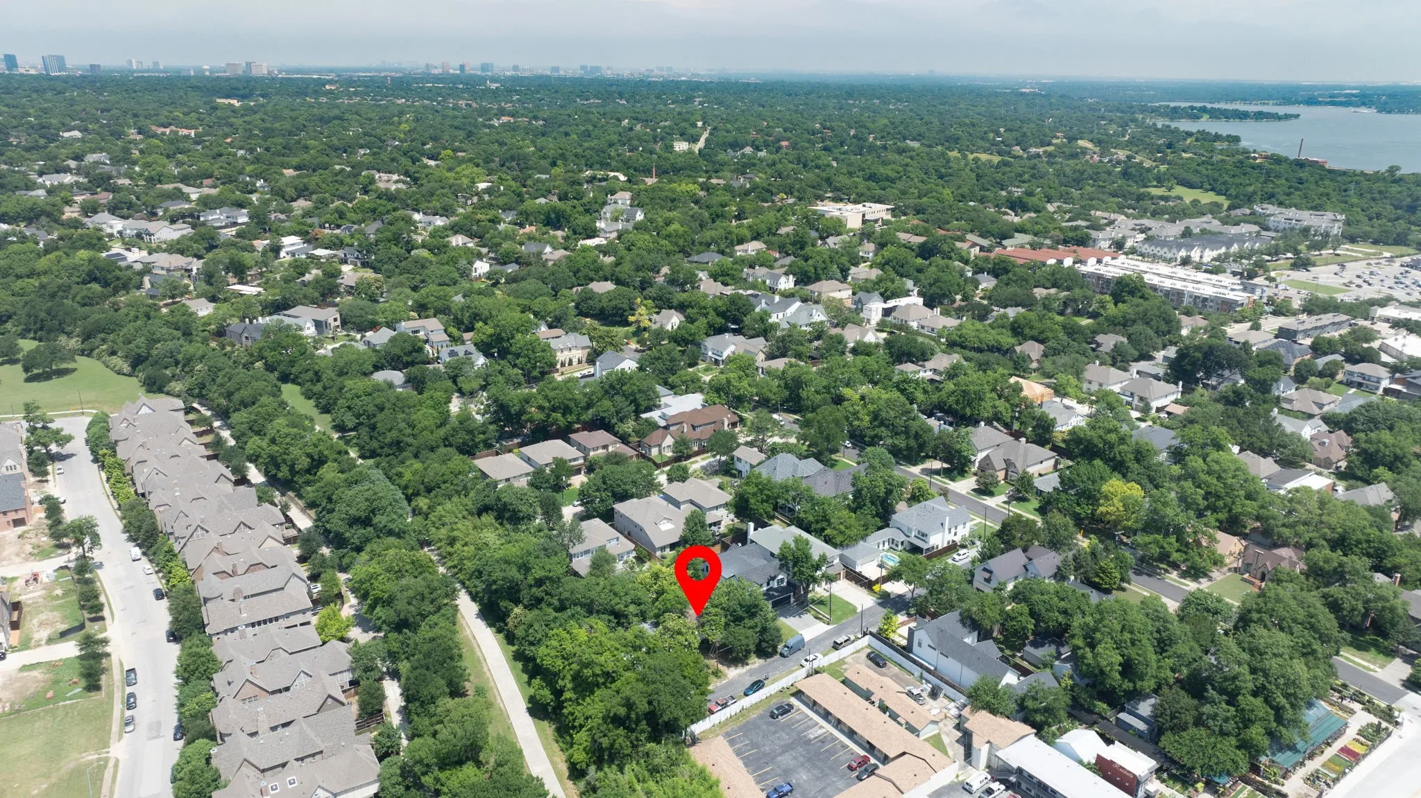 Single Family Residence For Sale in Dallas County , 1805 Lucerne Street, Dallas, Texas 75214, 2 Bedroom, 1 Bathroom, Garage spaces, 1,224 Sqft, built in 1953, Preowned, mls#21212701, Real Estate Agent in Dallas, Homes For Sale in Dallas county, Homes For Sale in Dallas, Realtor in Dallas Texas, Real Estate Brokerage Independent Realty Texas, Luminita Cordes Realtor