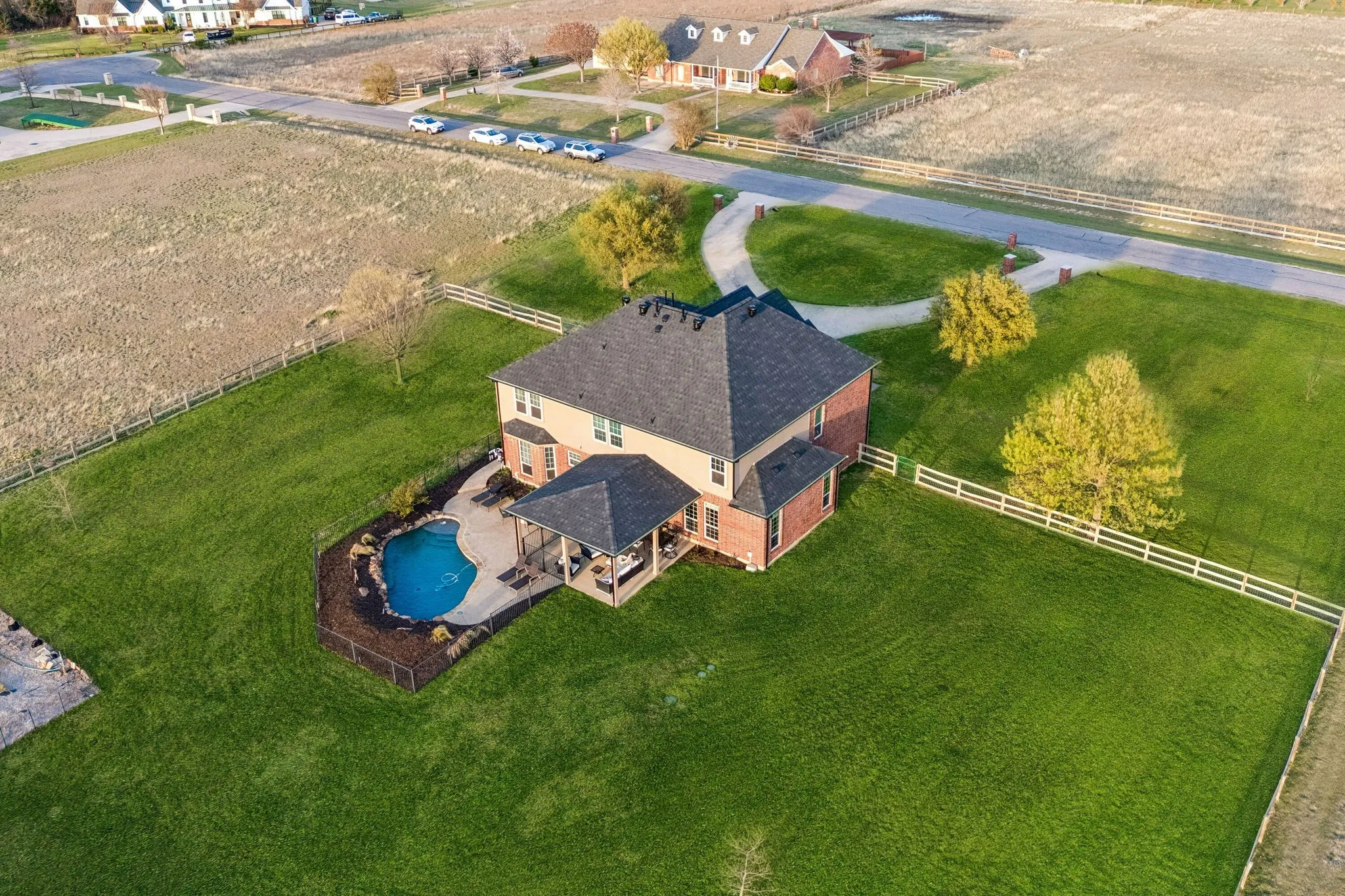 Single Family Residence For Sale in Collin County , 5121 Summerview Lane, Celina, Texas 75009, 5 Bedroom, 4 Bathroom, 3 Garage spaces, 4,304 Sqft, built in 2005, Preowned, mls#21211887, Real Estate Agent in Celina, Homes For Sale in Collin county, Homes For Sale in Celina, Realtor in Celina Texas, Real Estate Brokerage Independent Realty Texas, Luminita Cordes Realtor