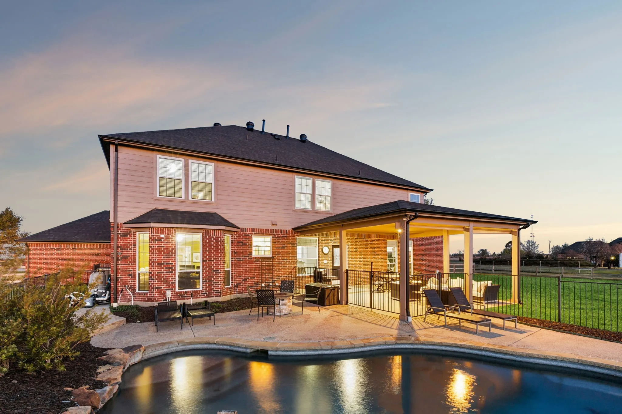 Single Family Residence For Sale in Collin County , 5121 Summerview Lane, Celina, Texas 75009, 5 Bedroom, 4 Bathroom, 3 Garage spaces, 4,304 Sqft, built in 2005, Preowned, mls#21211887, Real Estate Agent in Celina, Homes For Sale in Collin county, Homes For Sale in Celina, Realtor in Celina Texas, Real Estate Brokerage Independent Realty Texas, Luminita Cordes Realtor