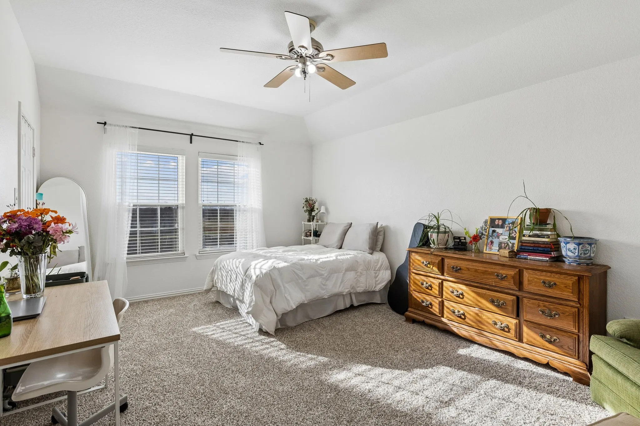 Single Family Residence For Sale in Collin County , 5121 Summerview Lane, Celina, Texas 75009, 5 Bedroom, 4 Bathroom, 3 Garage spaces, 4,304 Sqft, built in 2005, Preowned, mls#21211887, Real Estate Agent in Celina, Homes For Sale in Collin county, Homes For Sale in Celina, Realtor in Celina Texas, Real Estate Brokerage Independent Realty Texas, Luminita Cordes Realtor