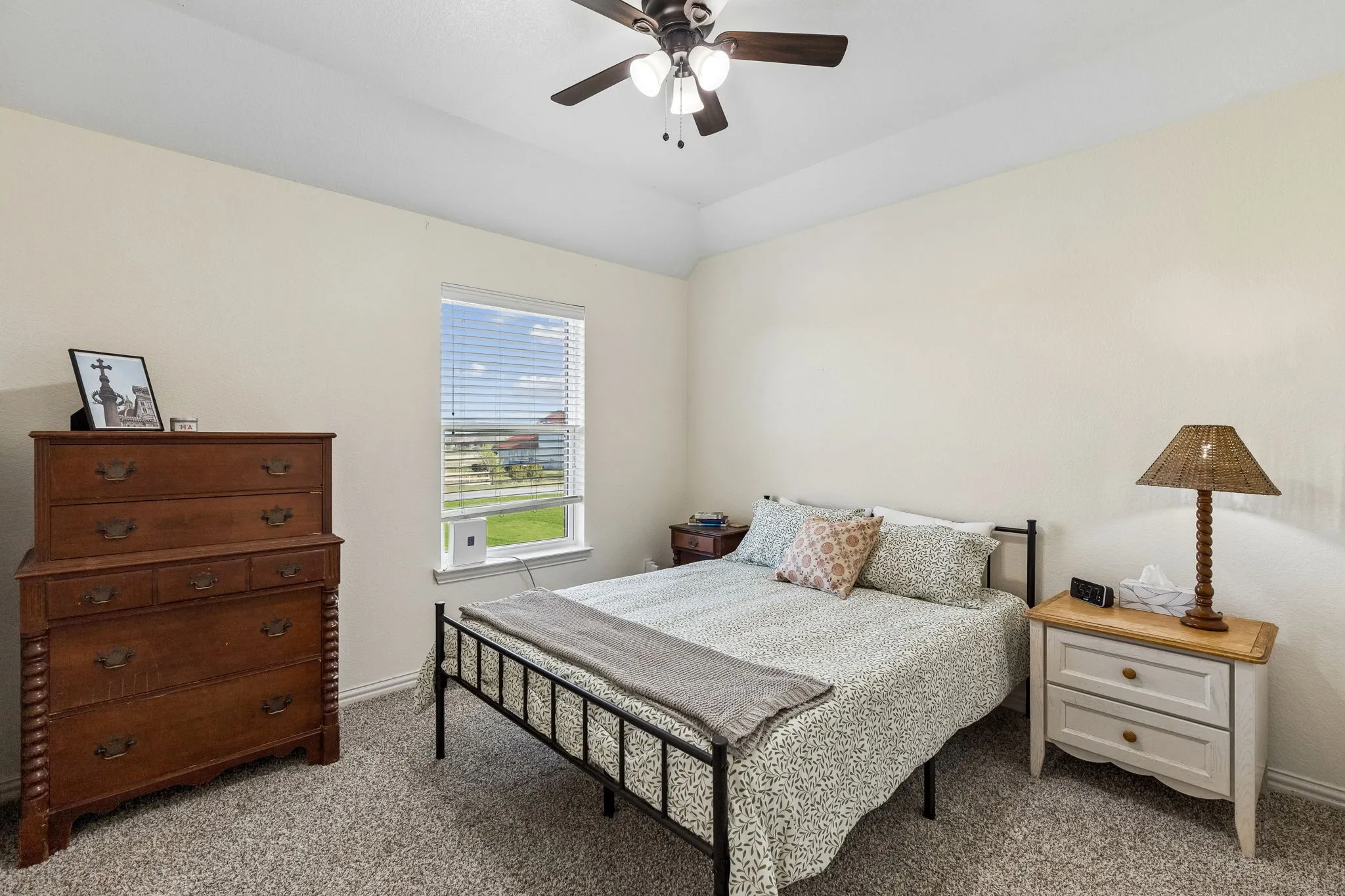 Single Family Residence For Sale in Collin County , 5121 Summerview Lane, Celina, Texas 75009, 5 Bedroom, 4 Bathroom, 3 Garage spaces, 4,304 Sqft, built in 2005, Preowned, mls#21211887, Real Estate Agent in Celina, Homes For Sale in Collin county, Homes For Sale in Celina, Realtor in Celina Texas, Real Estate Brokerage Independent Realty Texas, Luminita Cordes Realtor